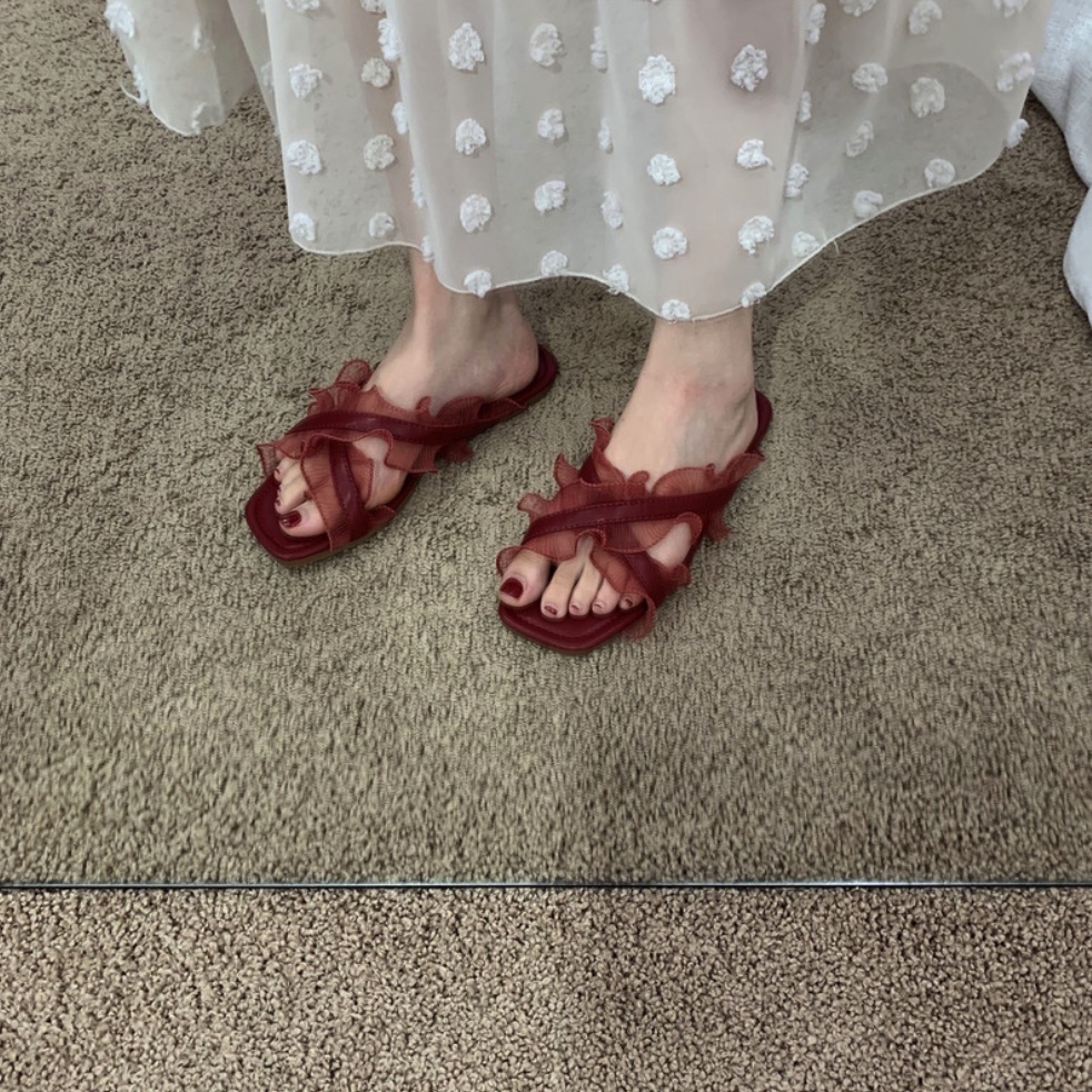 Popular burgundy one-line Roman sandals (burgundy cross slippers) (size 35-40) (contact customer service after placing the order to confirm the delivery size)