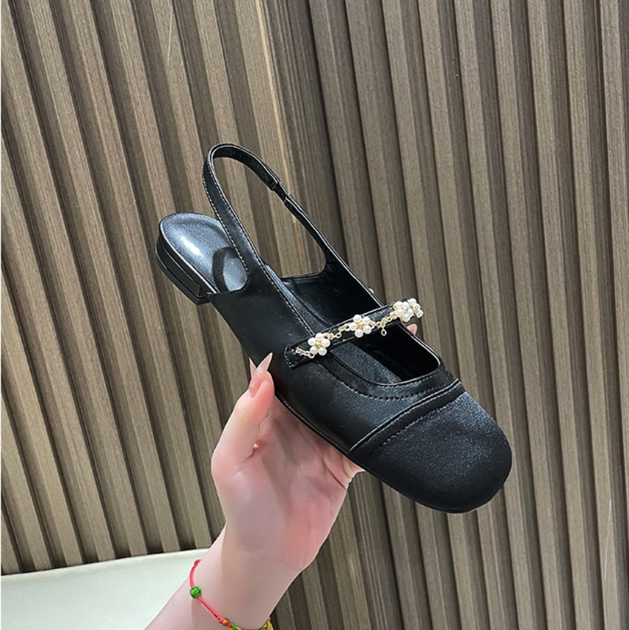 Popular pearl fairy flat toe sandals (black) (size 35-40) (contact customer service after placing the order to confirm the delivery size)