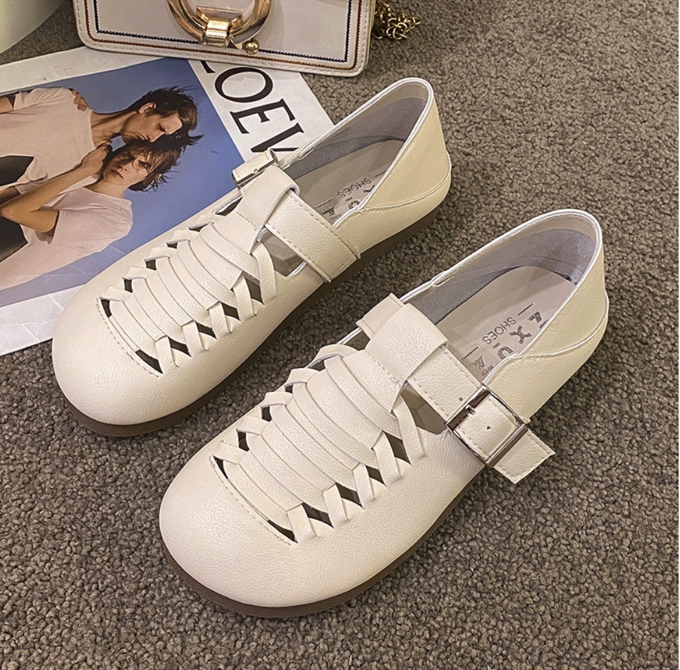 Popular retro British style hollow breathable sandals (apricot color) (size 35-40) (contact customer service after placing the order to confirm the delivery size)