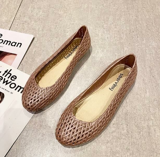 Popular style (gold size 35-40) jelly sandals and flat clogs (contact customer service after placing the order to confirm the delivery size)
