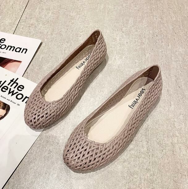 Hot style (apricot color size 35-40) jelly sandals and flat clogs (contact customer service after placing the order to confirm the delivery size)