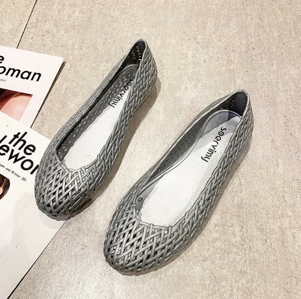 Hot style (silver size 35-40) jelly sandals and flat clogs (contact customer service after placing the order to confirm delivery size)