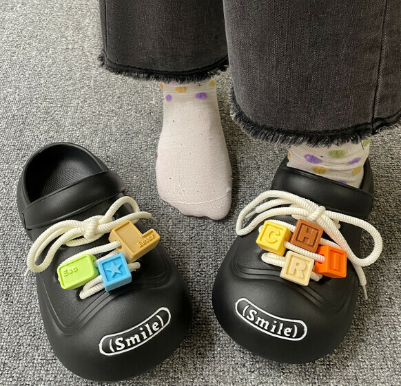 Popular Cartoon Building Block Croc Shoes Toe-Toe Sandals [Black] [Building Blocks] (Size: 36-45) [Please contact customer service to confirm the delivery size after placing the order]