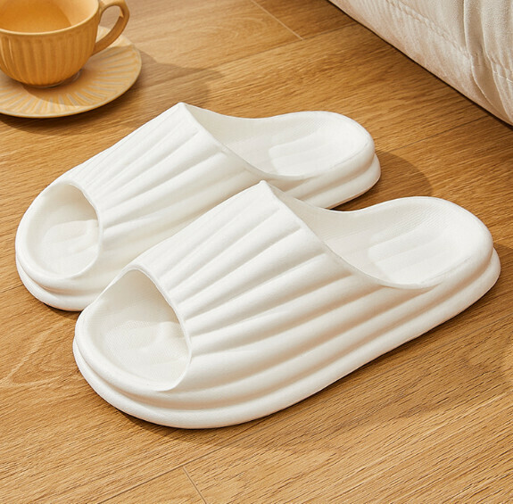 Popular home thick-soled slippers [off-white] (size: 36-41) [please contact customer service to confirm the delivery size after placing the order]