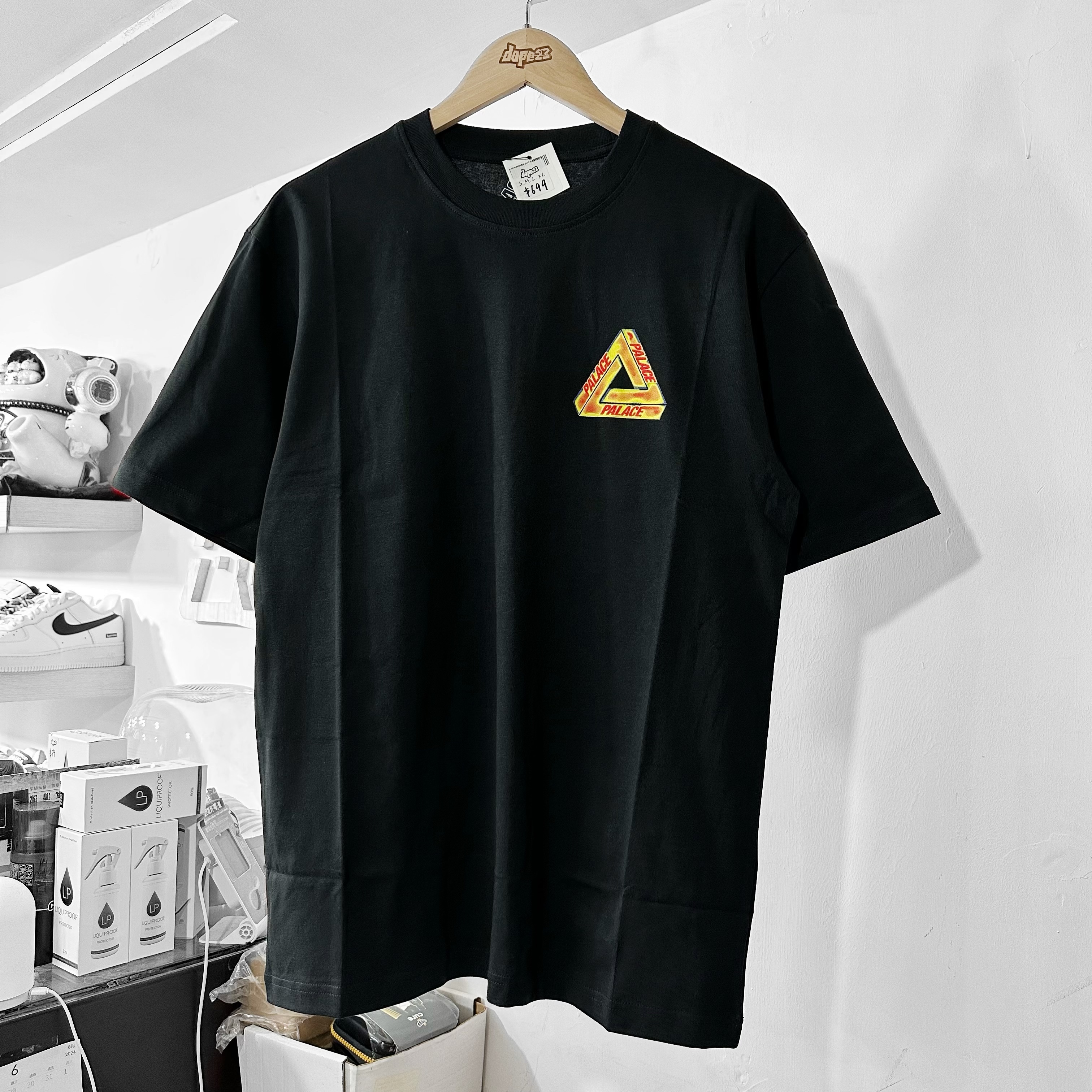 PALACE HEAT SENSI T-SHIRT BLACK