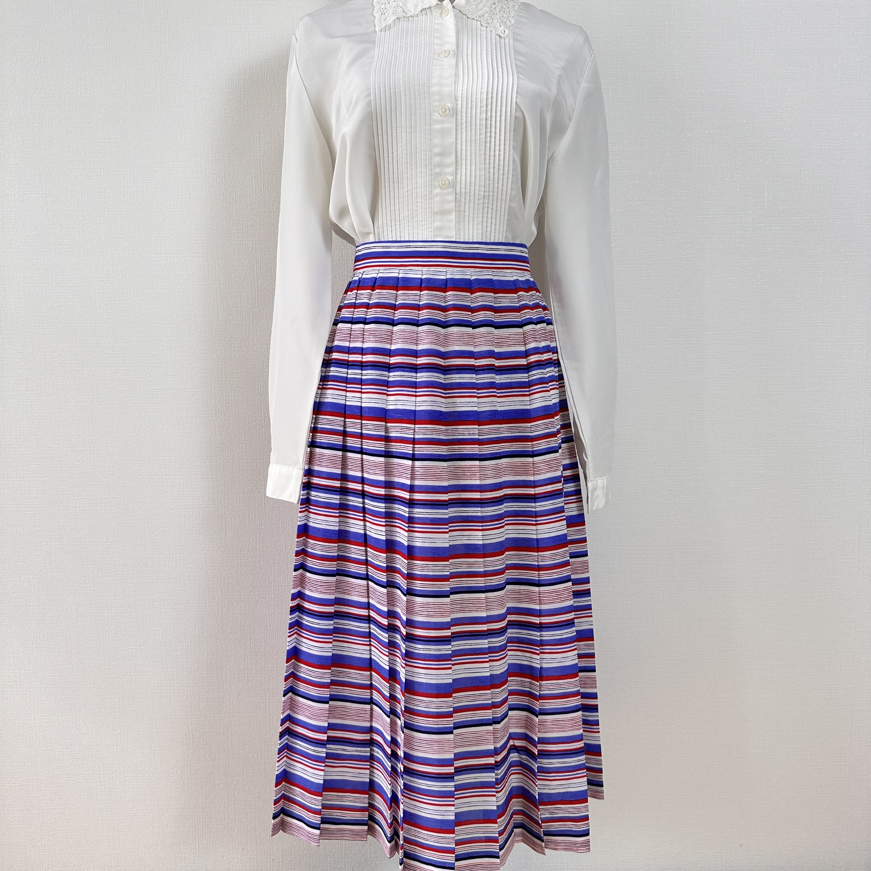 紅白藍橫紋百褶裙