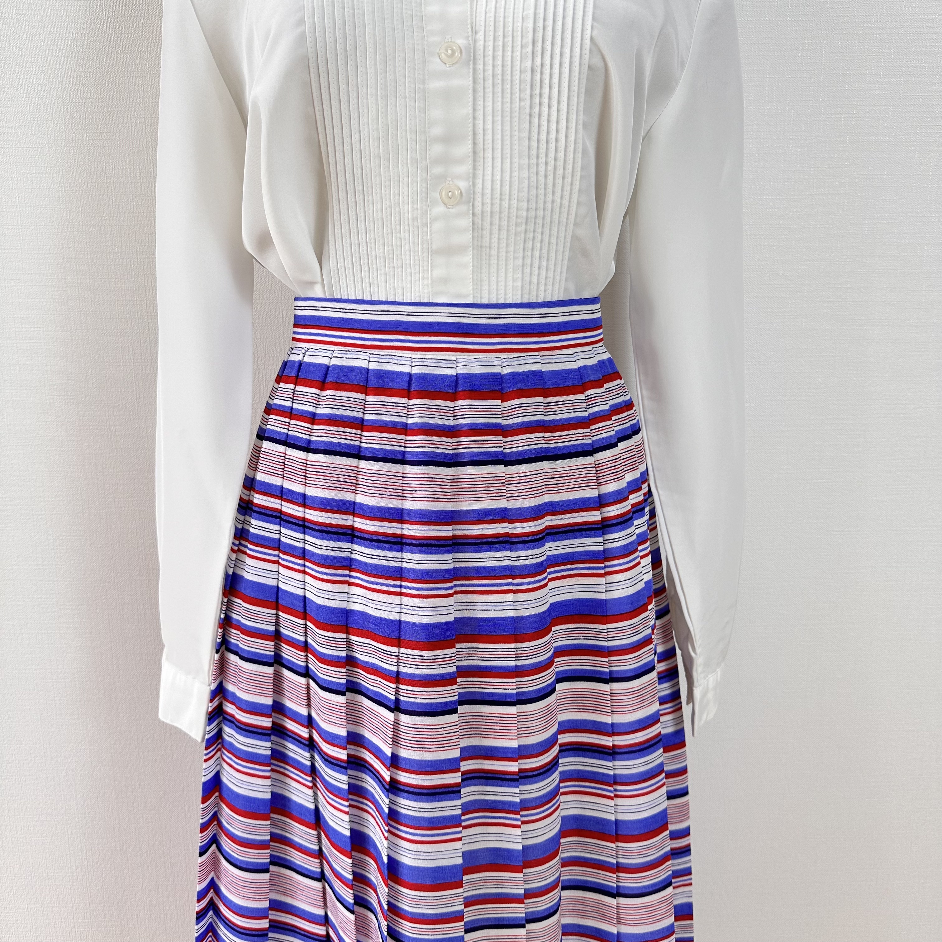 紅白藍橫紋百褶裙