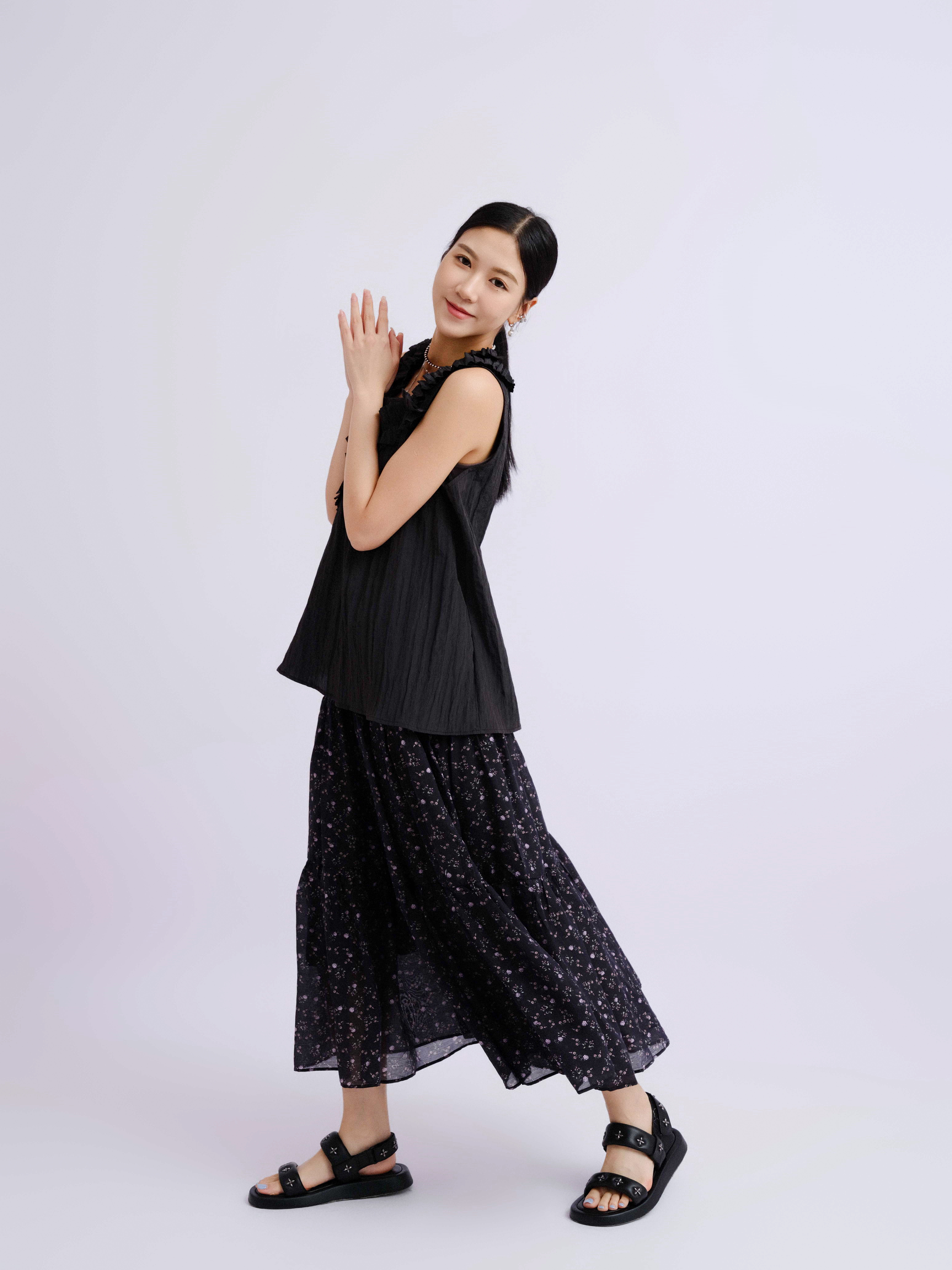 造型 1053（背心＋半截裙）