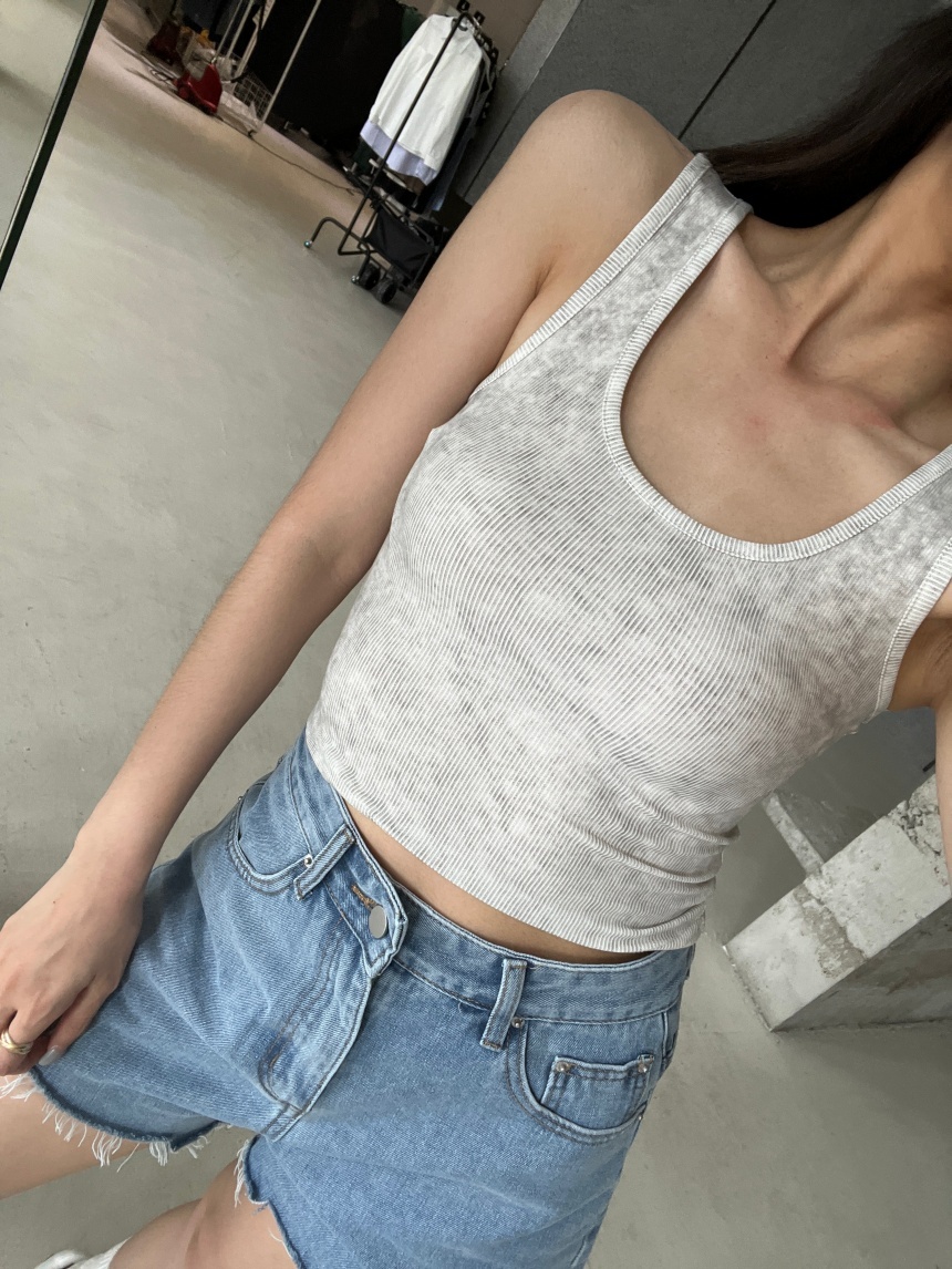 June.廣州連線 | 水洗刷色Ｕ領背心*3色 ∣