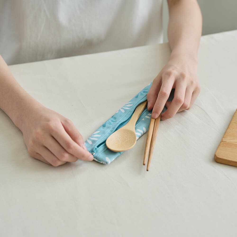 Zipper Utensil Pouch (Spoon and Chopsticks including)/Black Drongo Circles/Aqua Sea