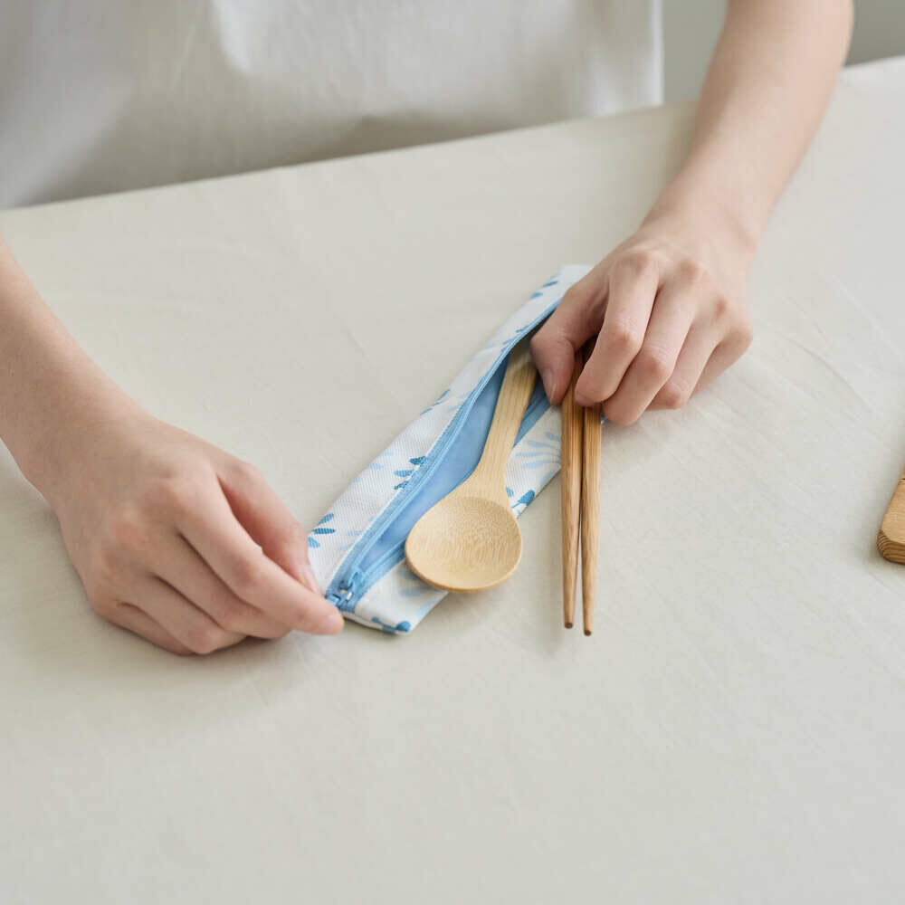 Zipper Utensil Pouch (Spoon and Chopsticks including)/Black Drongo Circles/Bright Skies