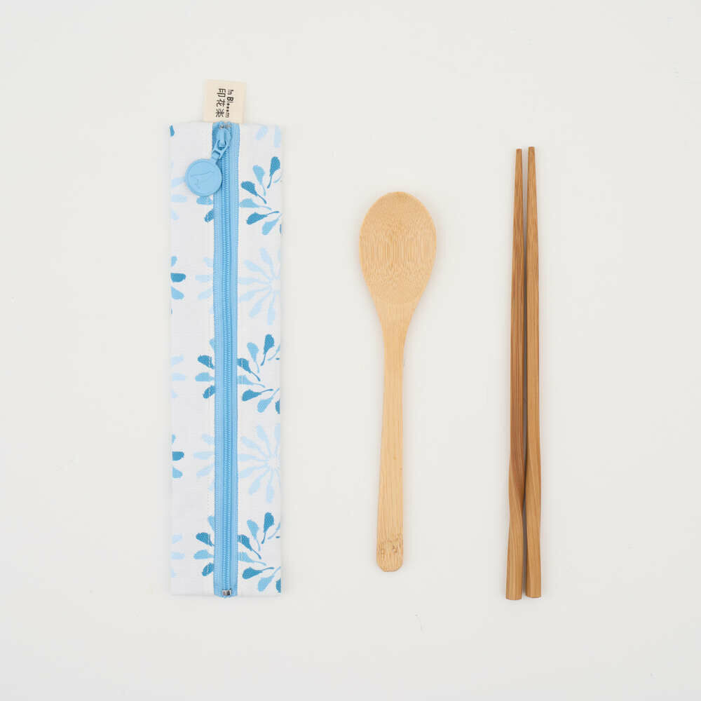 Zipper Utensil Pouch (Spoon and Chopsticks including)/Black Drongo Circles/Bright Skies