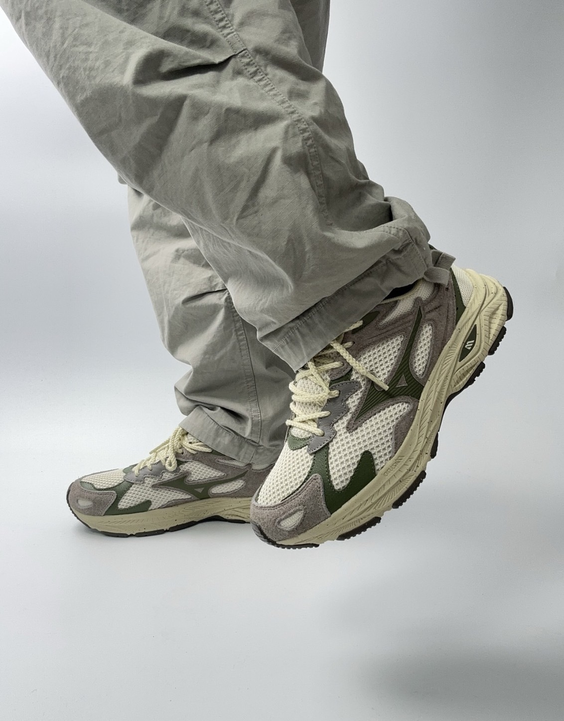 預購  MIZUNO Racer S 復古跑鞋 灰綠