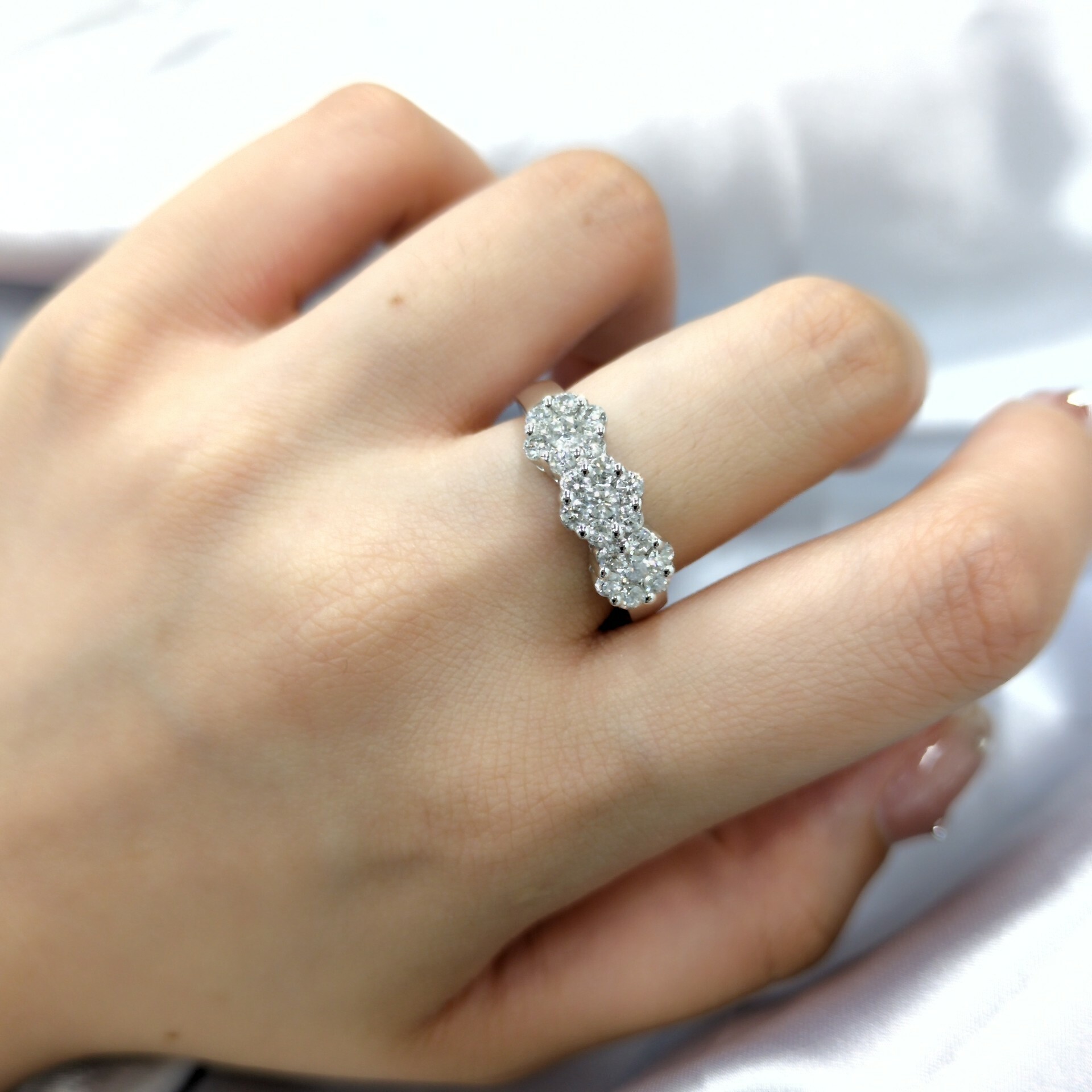 18K White Gold 0.83ct Diamond Ring