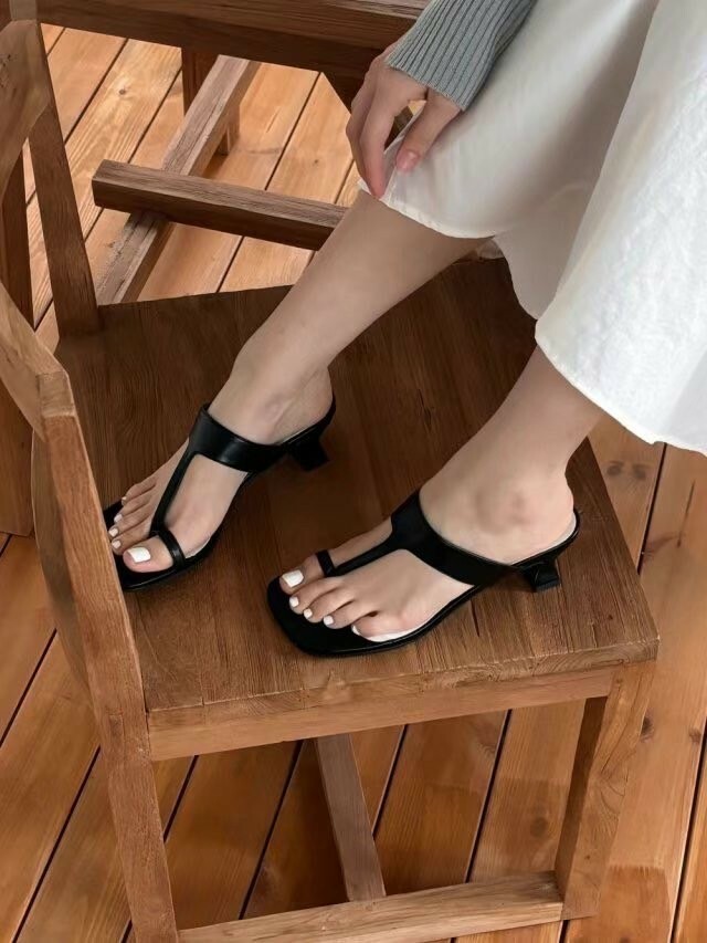 時尚T型粗跟夾腳涼拖(特)