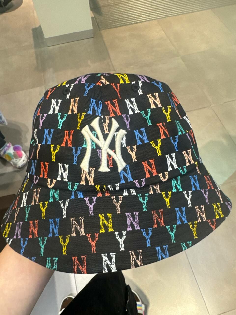 [S] MLB YANKEES MULTI RAINBOW LOGO BUCKET HAT,BLACK, 32CPH4111-50L (SMLB400)