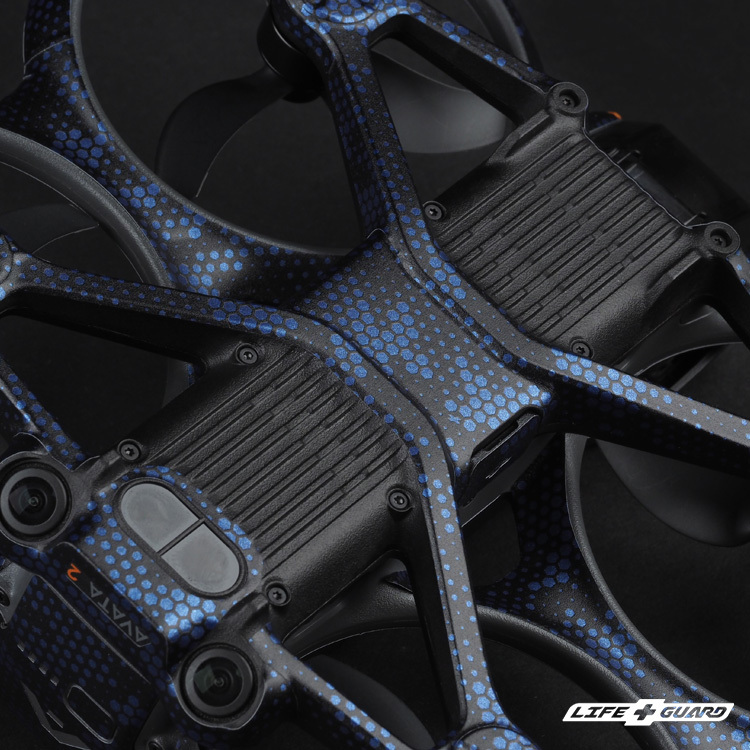 曼巴藍貼膜質感特寫，LIFE+GUARD 設計風格