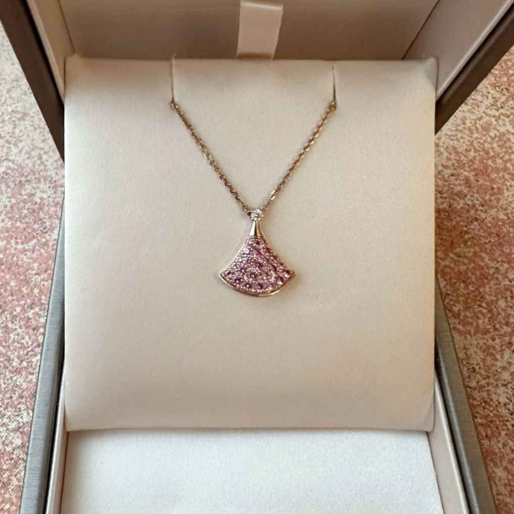 18k Divas’Dream獨家粉鑽小裙子高奢定製項鍊