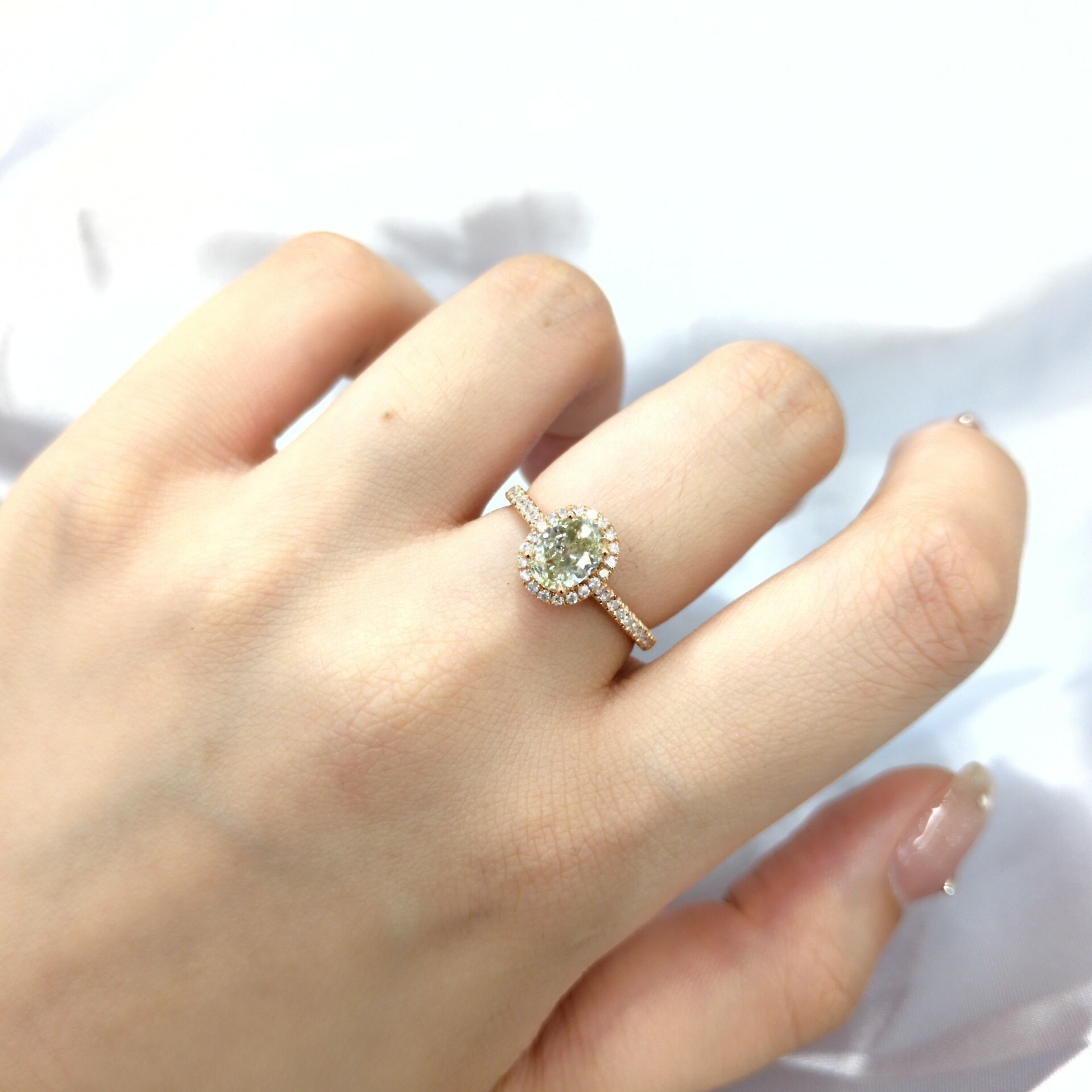 全新18K玫瑰金【單粒79份蛋形鑽石】 配小鑽共1卡1份鑽石戒指