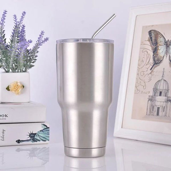 TSK Japan 30oz thermal insulation cold storage 304 stainless steel double insulation cup-ice tyrant cup 900ML (P2695)