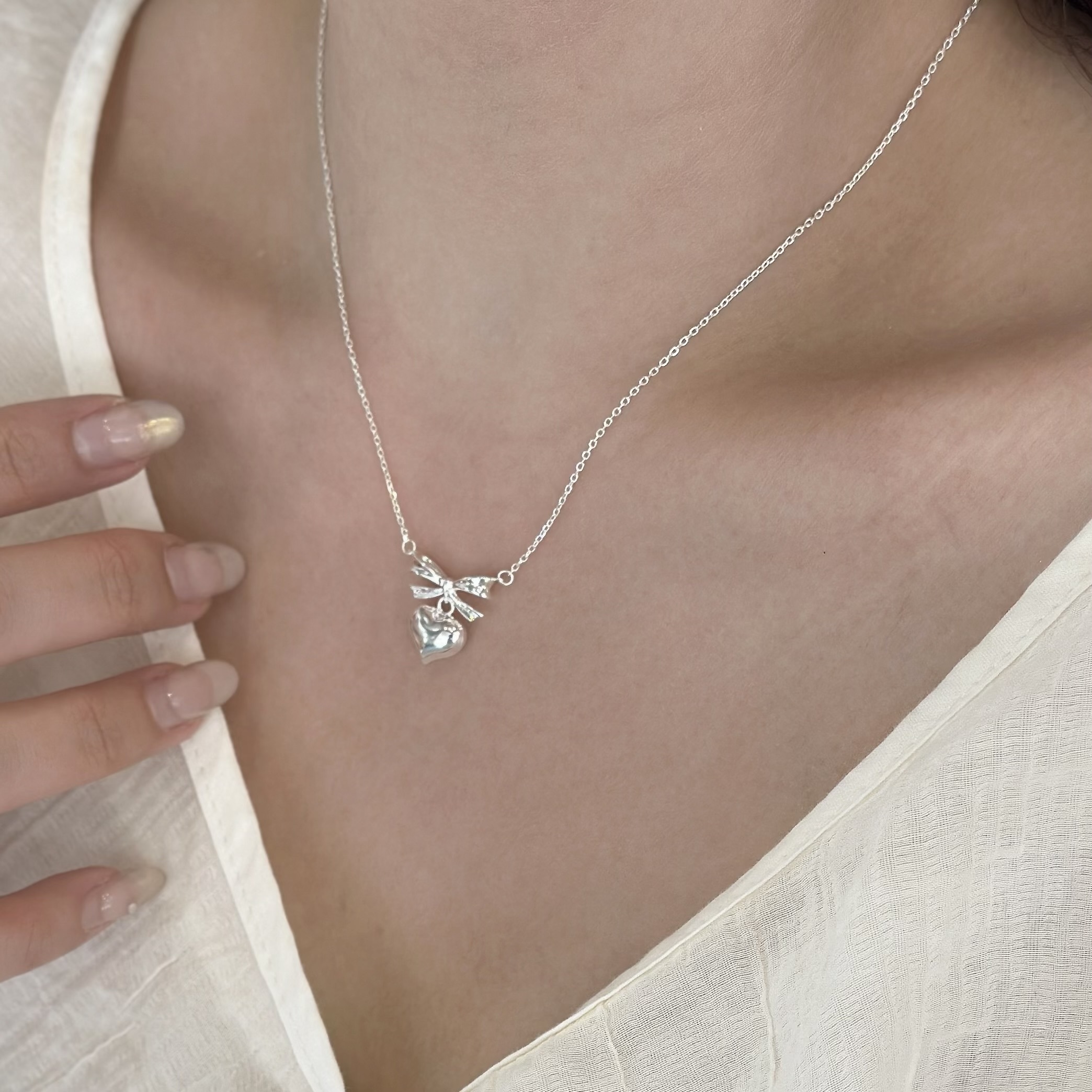 B02蝴蝶結愛心純銀鎖骨鏈