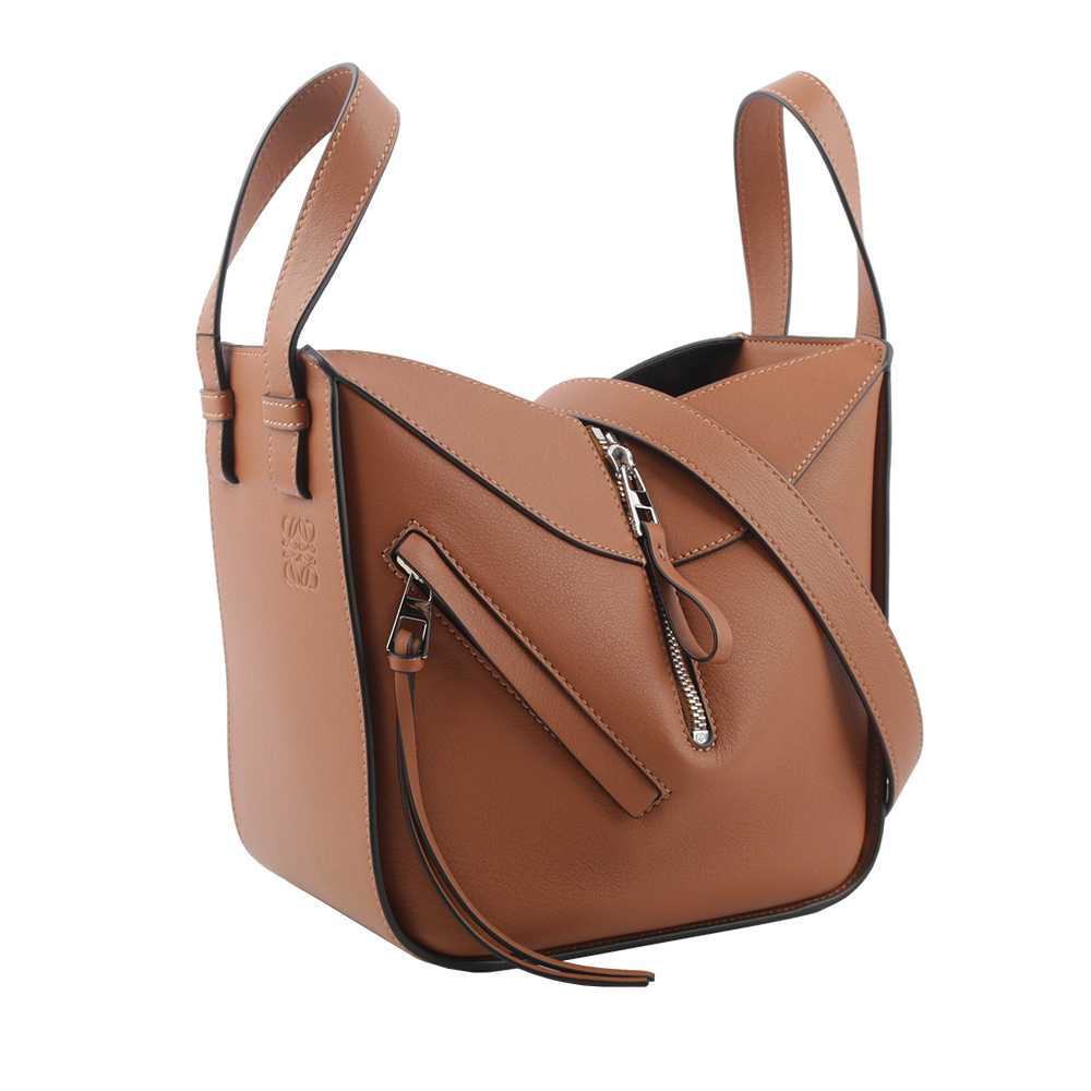 【LOEWE】Compact Hammock 經典小牛皮吊床包(棕褐色) A538H13X10 2530