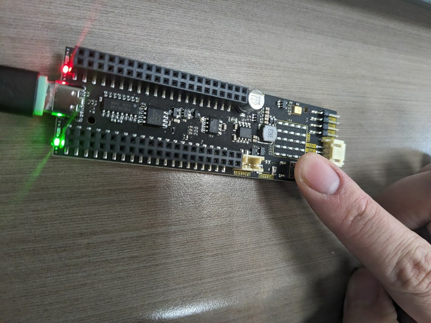 ToyNUT PowerCORN,MP3 傳輸到 PowerCORN 的方式,開啟電源