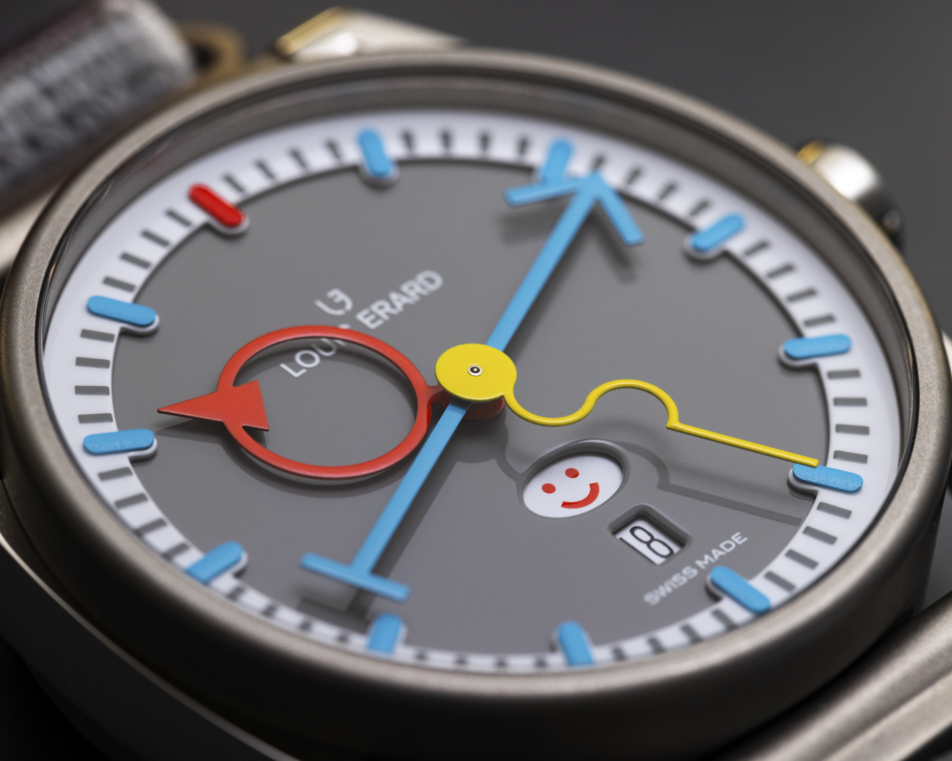 聯名款 Collaboration|LOUIS ERARD X ALAIN SILBERSTEIN SMILE-DAY 冷灰色款