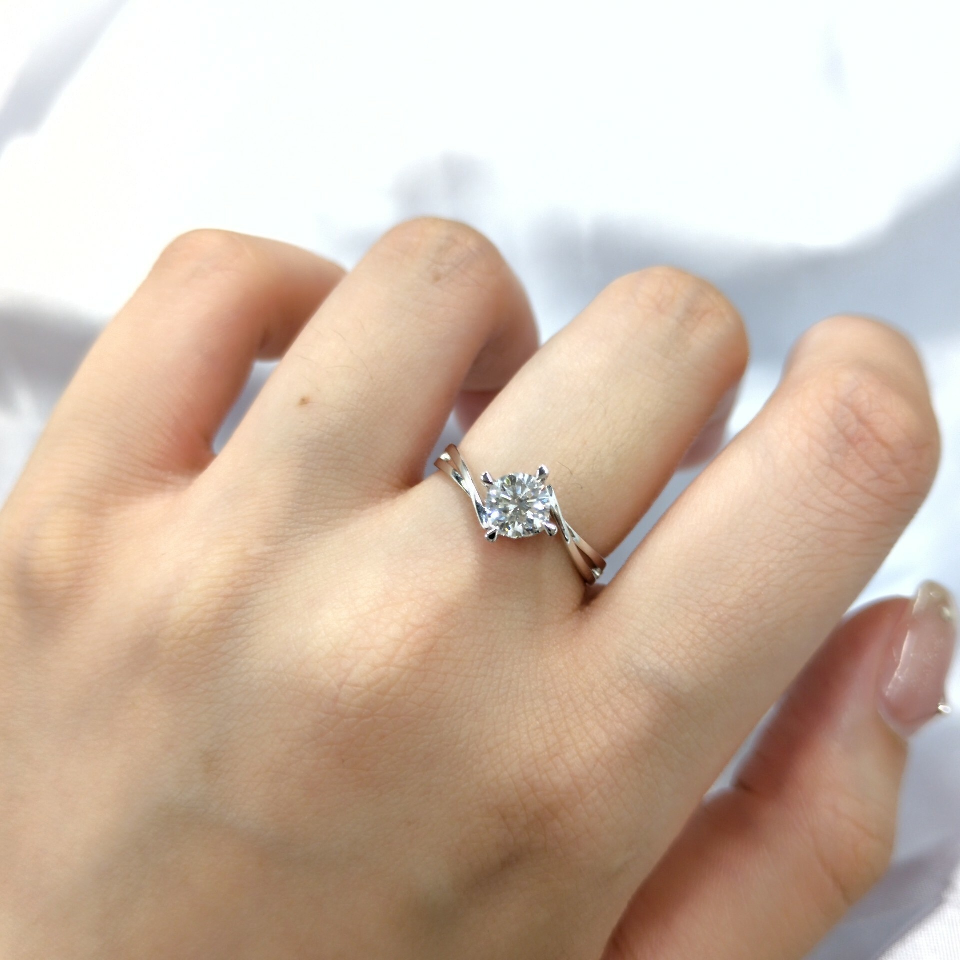 18K White Gold 0.58ct GIA Diamond Ring