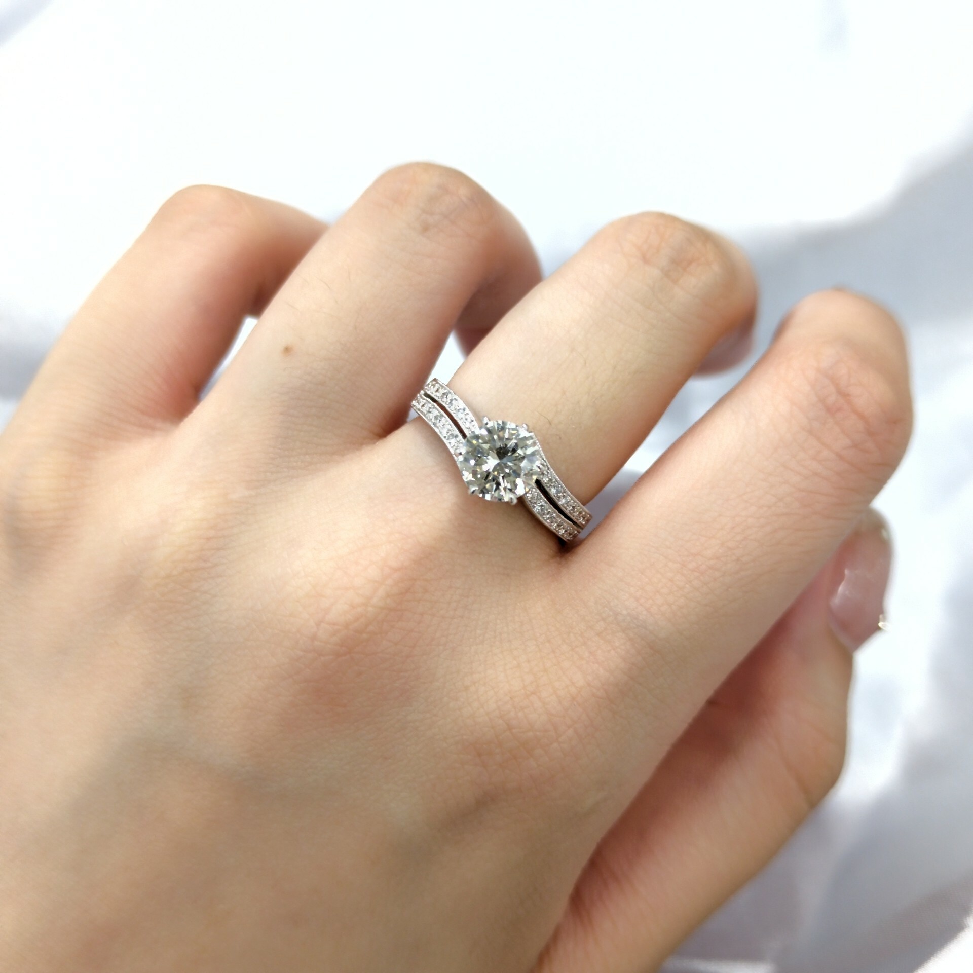 18K White Gold 1.13 GIA Diamond Ring