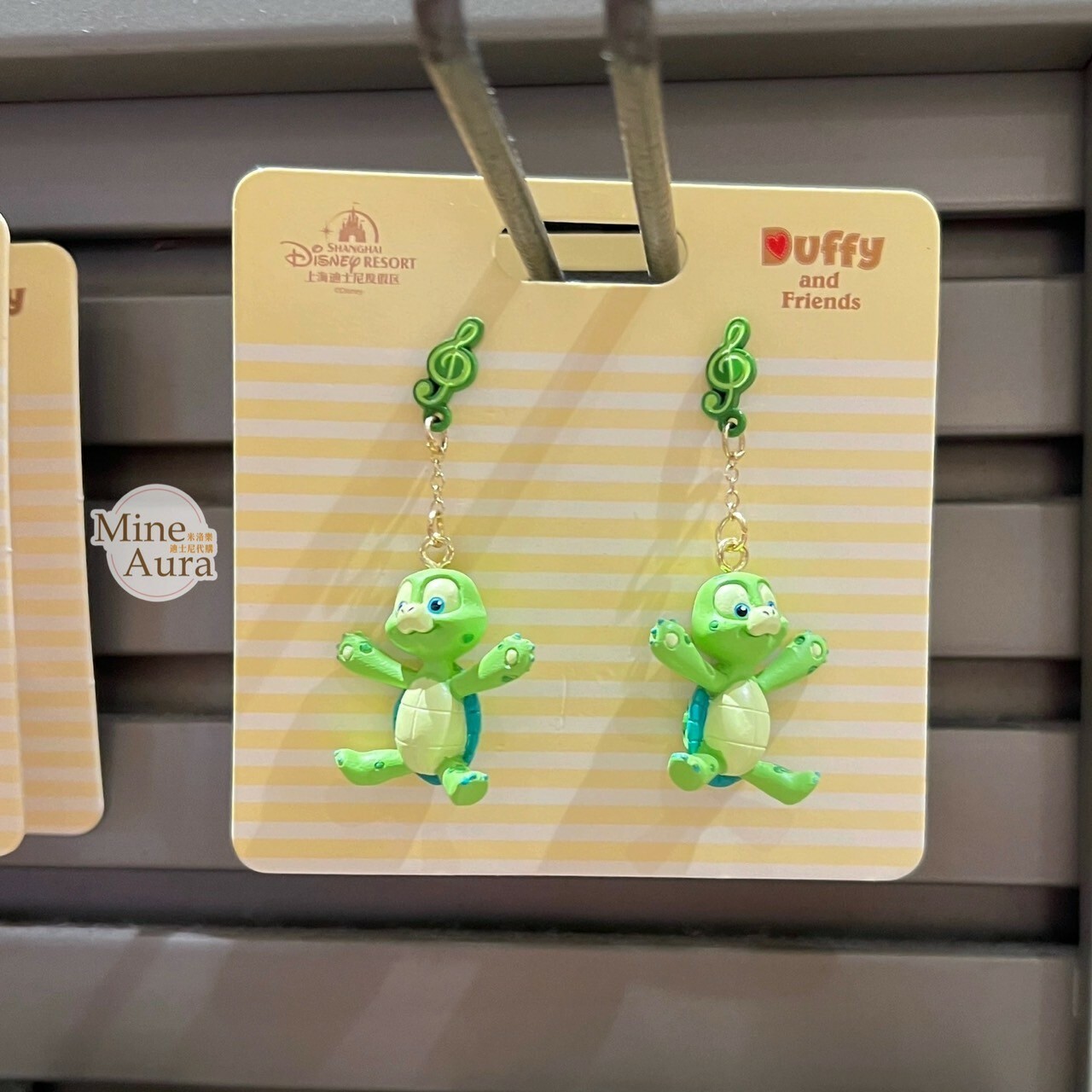 奧樂米拉 海龜 OluMel 立體坐姿 造型 耳環 -上海迪士尼樂園