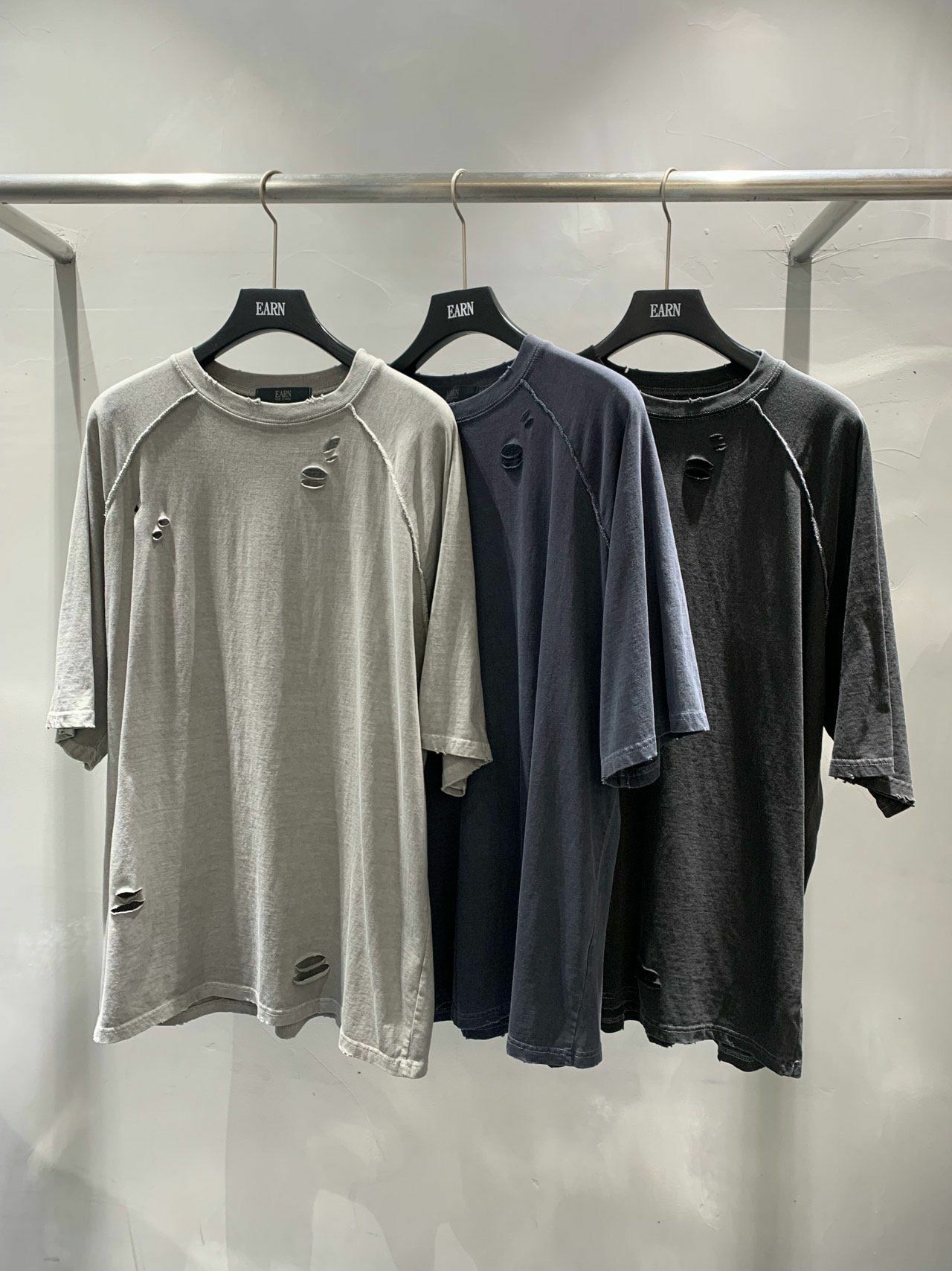 OverSize洗水破洞淨色短袖Tee EARN-036T