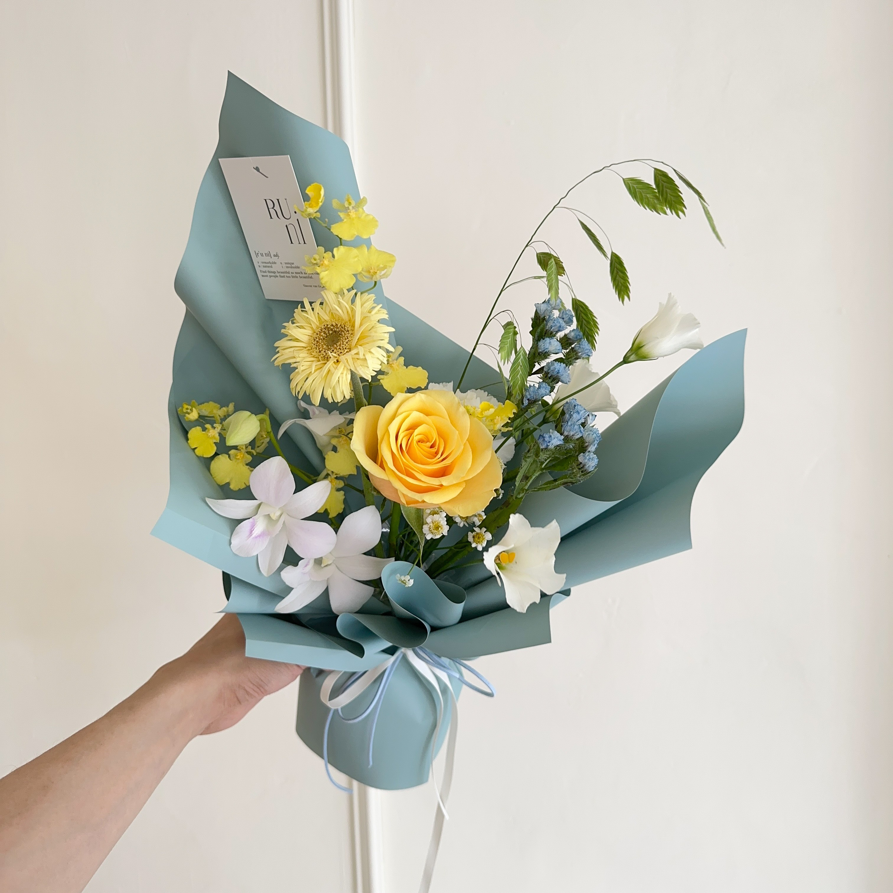 星光熠熠-白黃色系綜合鮮花花束