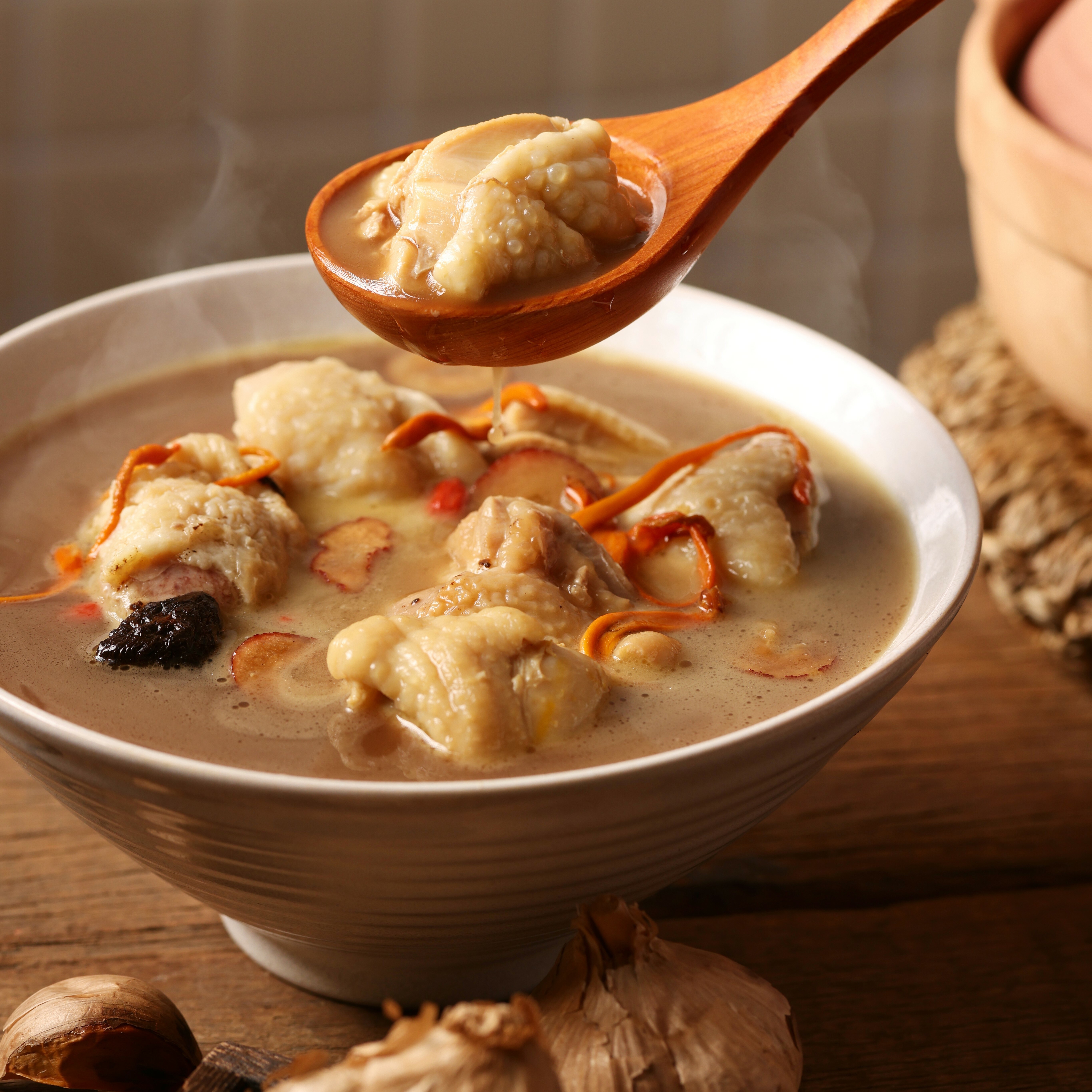 【心港點】濃郁雞白湯-養身黑蒜