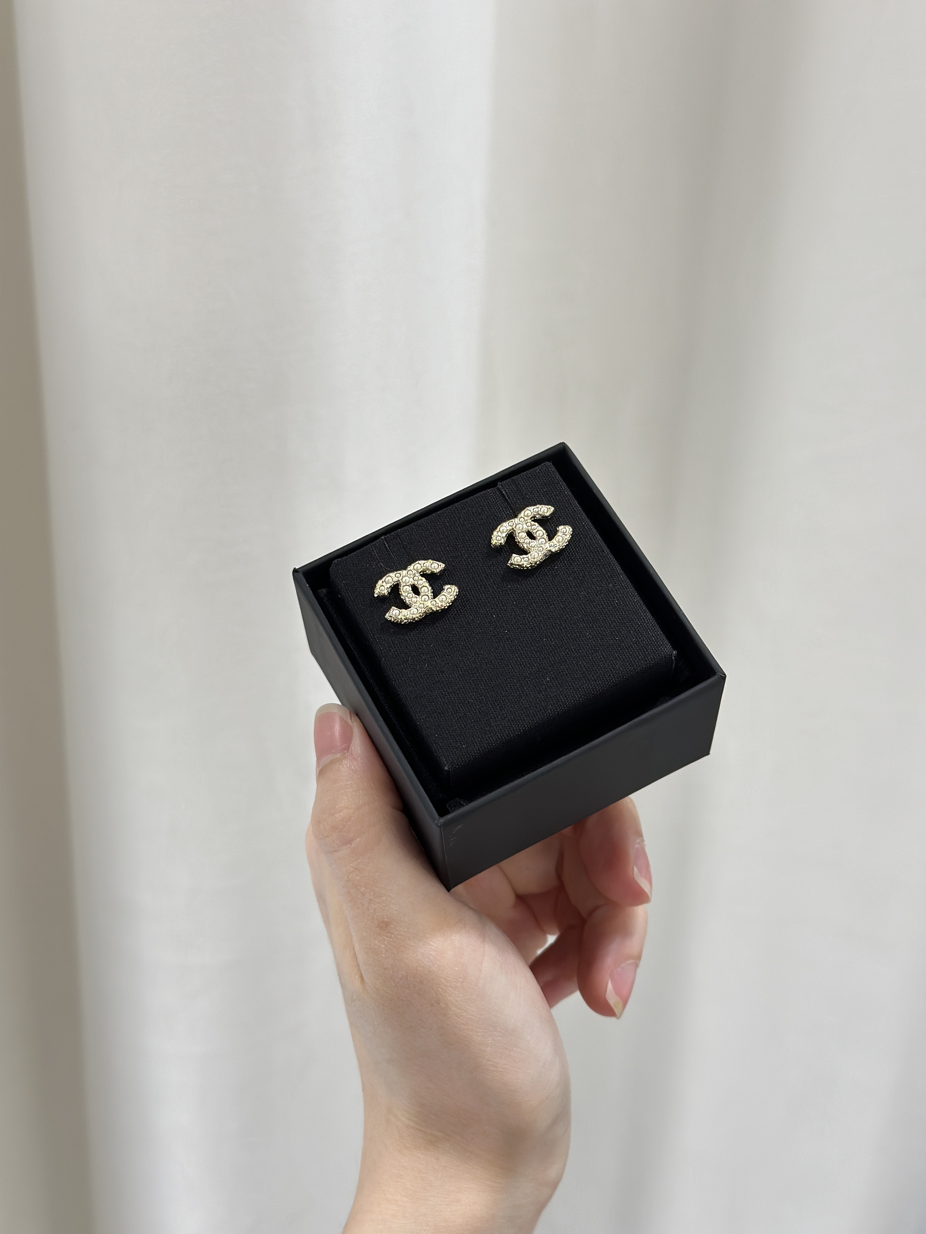 CHANEL Pearl Gold CC Logo Earrings A64766 珍珠雙C