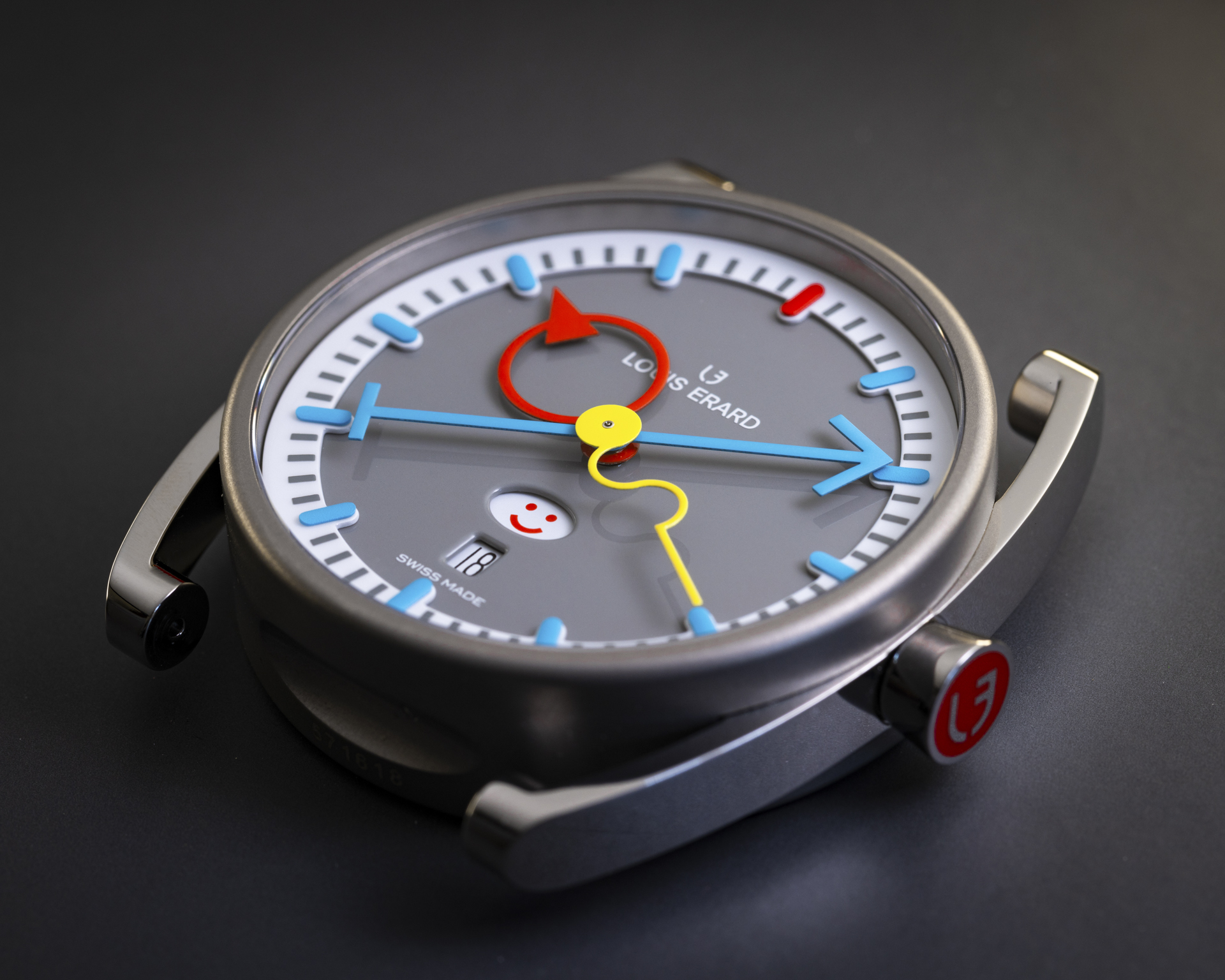 聯名款 Collaboration|LOUIS ERARD X ALAIN SILBERSTEIN SMILE-DAY 冷灰色款