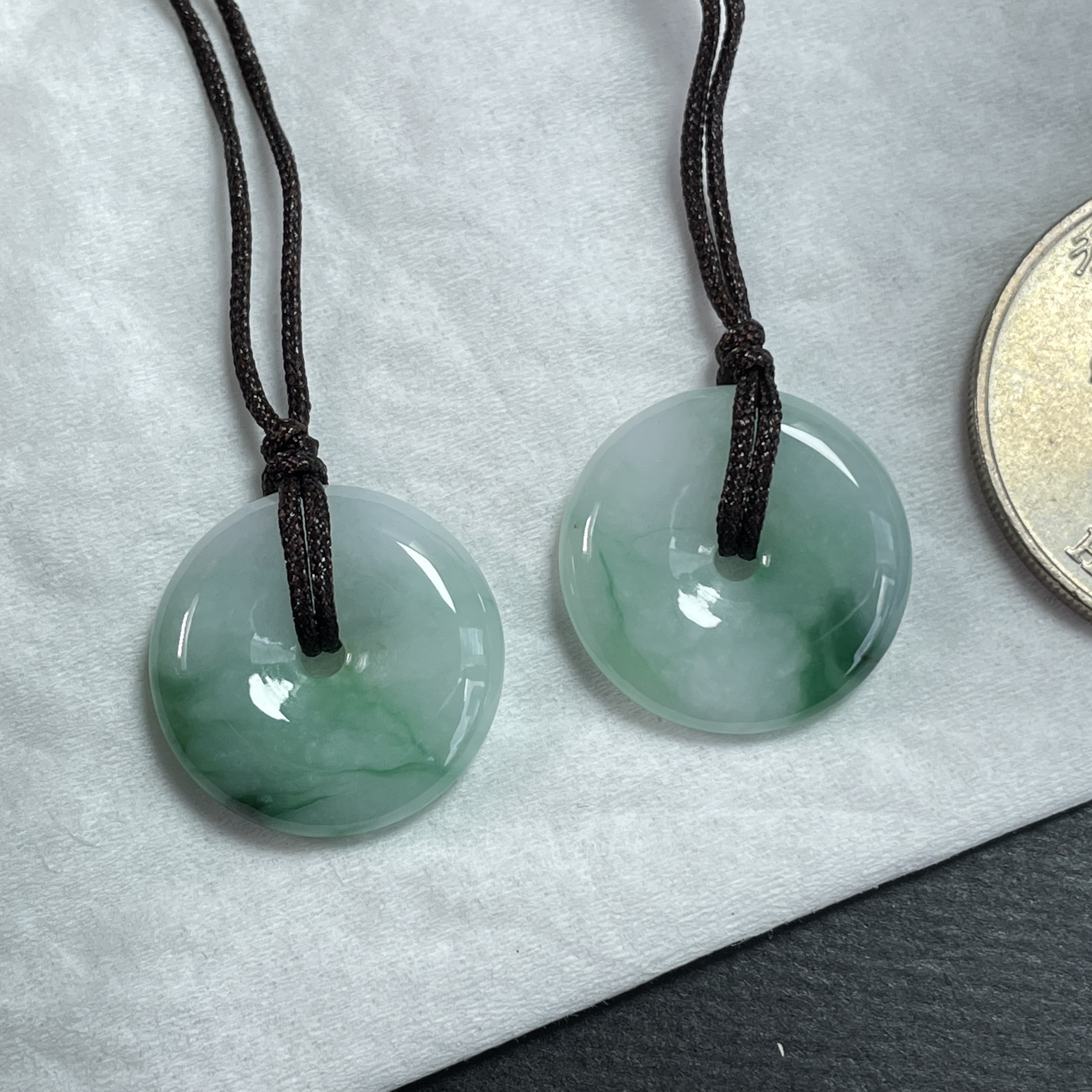 J2309 翡翠冰飄綠小平安扣一對 (17.2mm直徑)