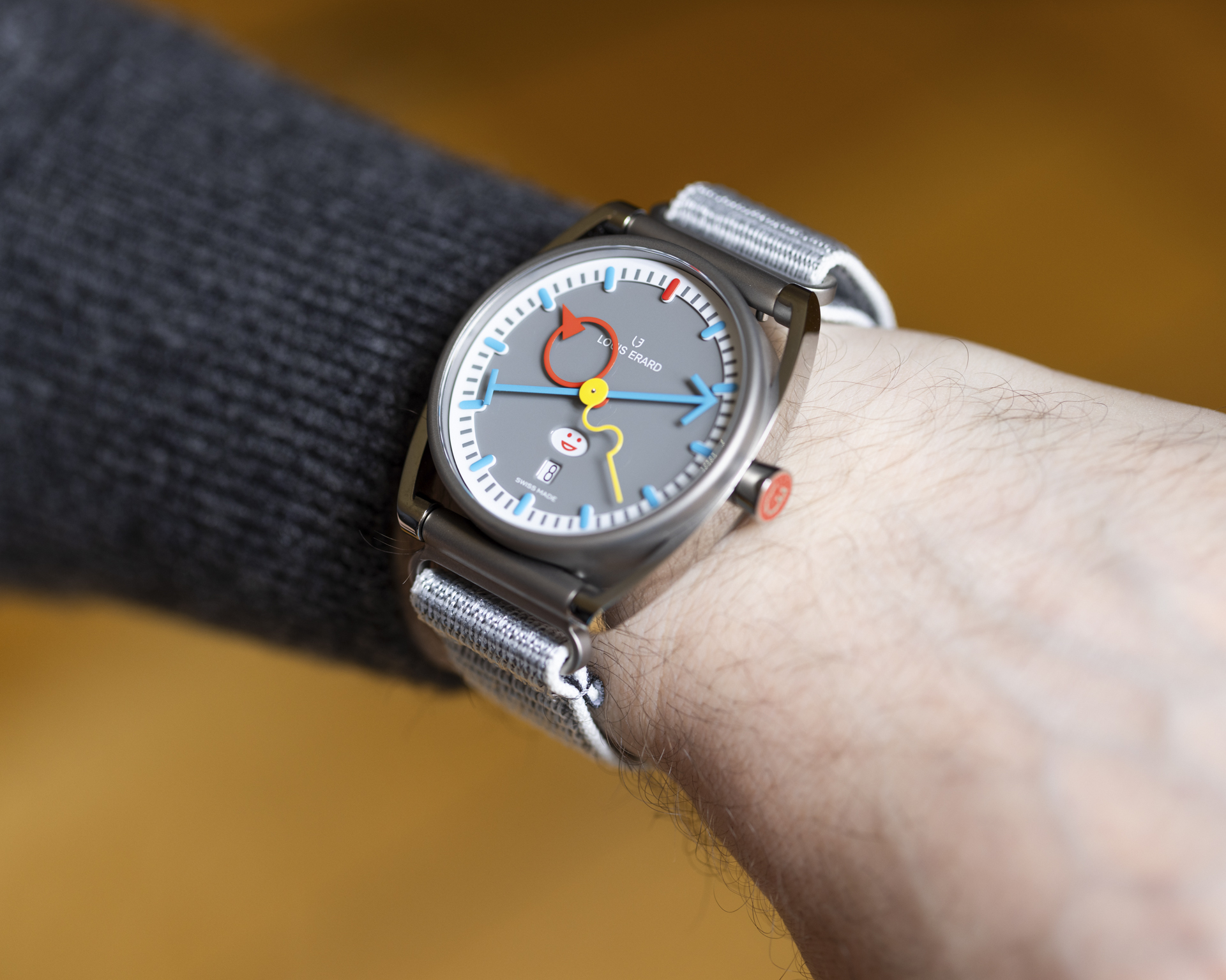 聯名款 Collaboration｜LOUIS ERARD X ALAIN SILBERSTEIN SMILE-DAY 冷灰色款