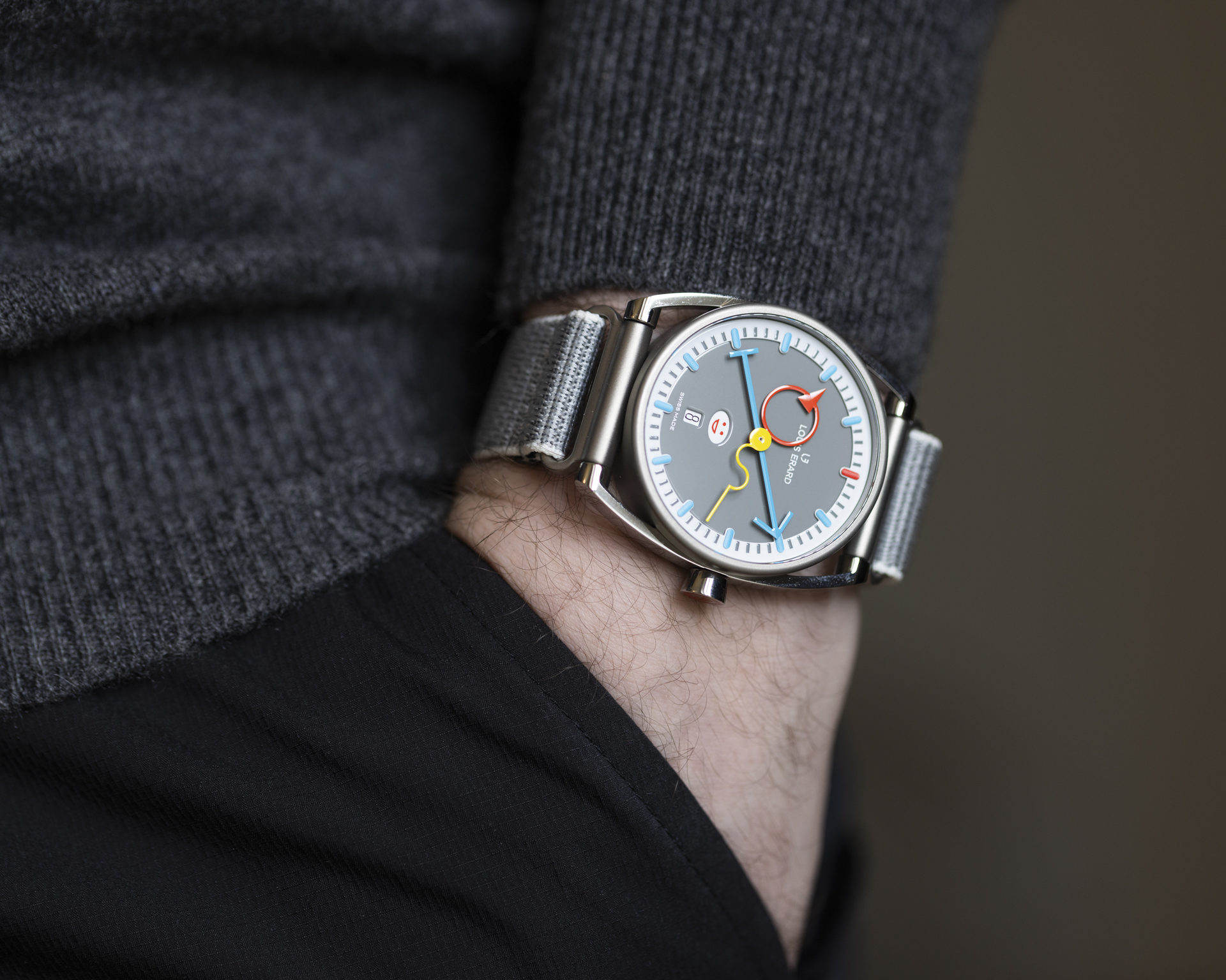 聯名款 Collaboration｜LOUIS ERARD X ALAIN SILBERSTEIN SMILE-DAY 冷灰色款