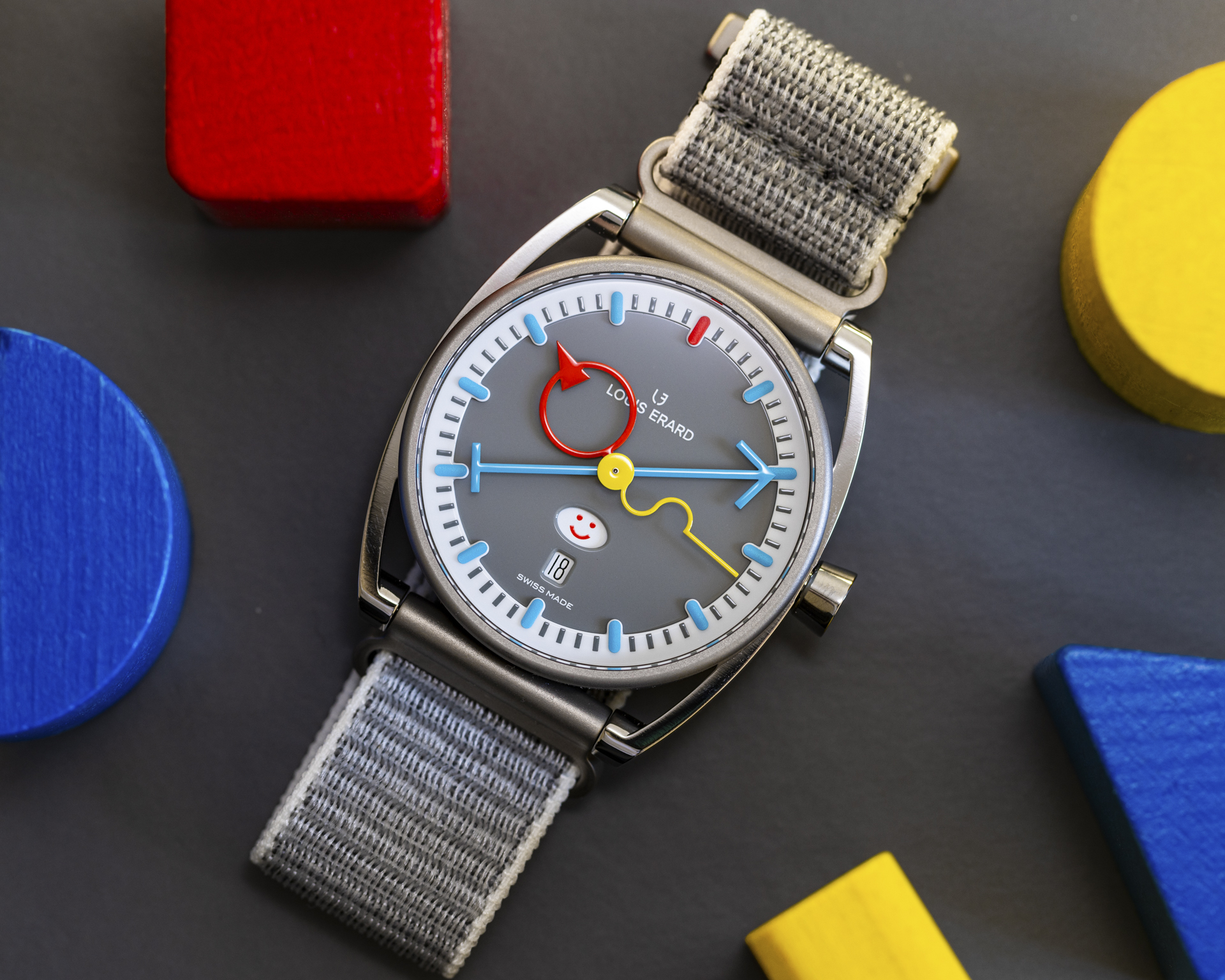 聯名款 Collaboration｜LOUIS ERARD X ALAIN SILBERSTEIN SMILE-DAY 冷灰色款