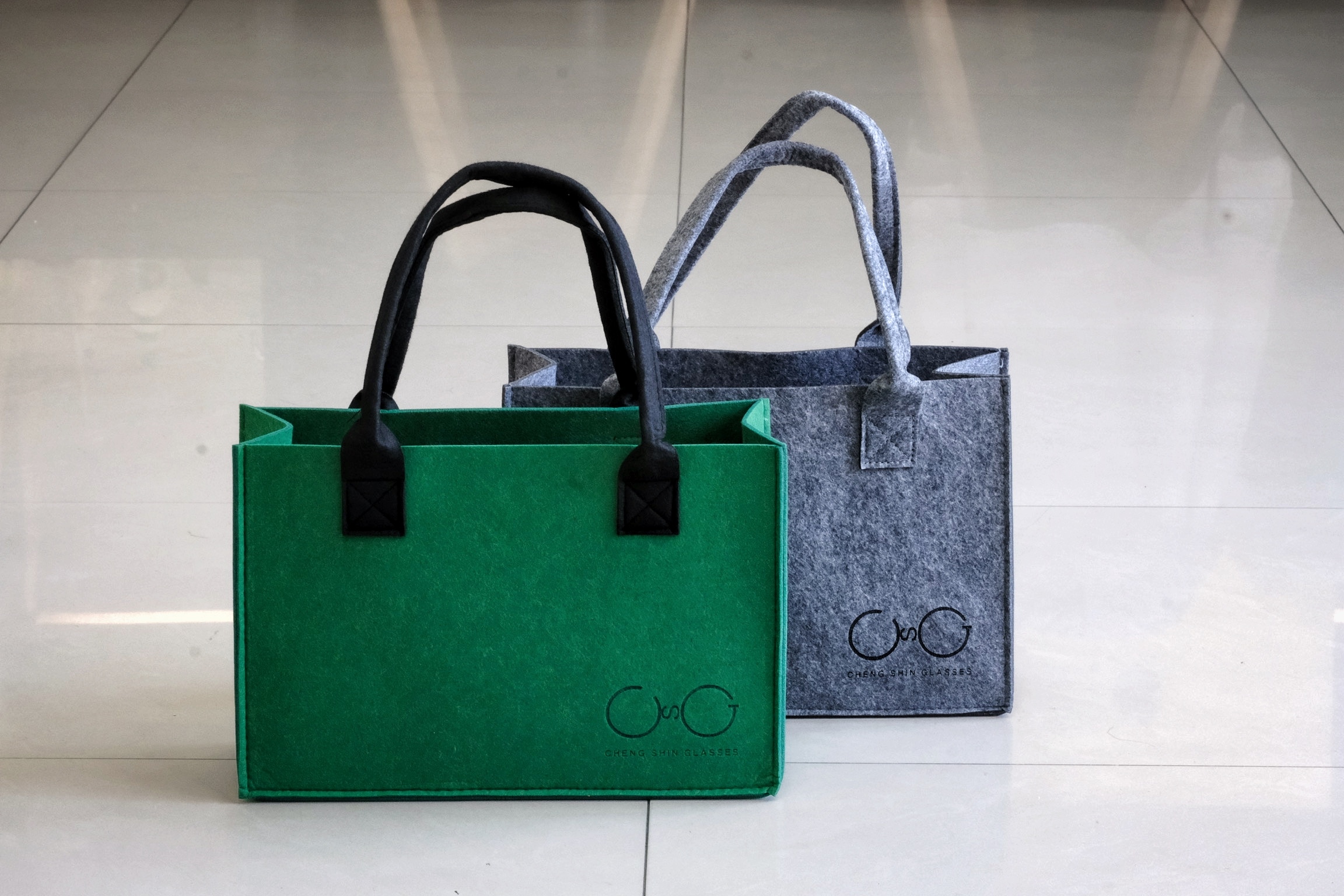 精選羊毛氈提袋＋專業眼鏡清潔組