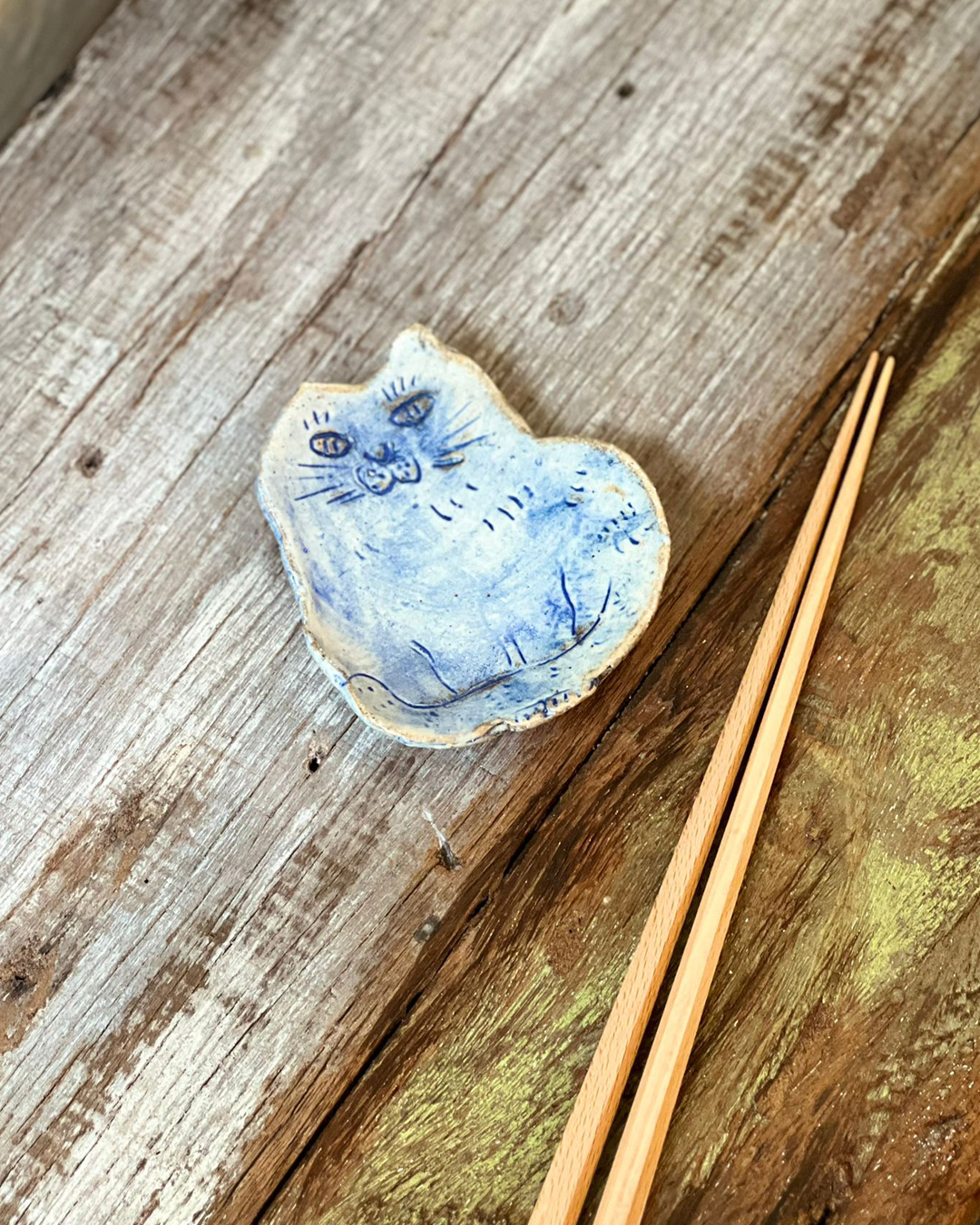 Shigaraki ware Aimo Cat Sauce plate｜Kouichi Maekawa