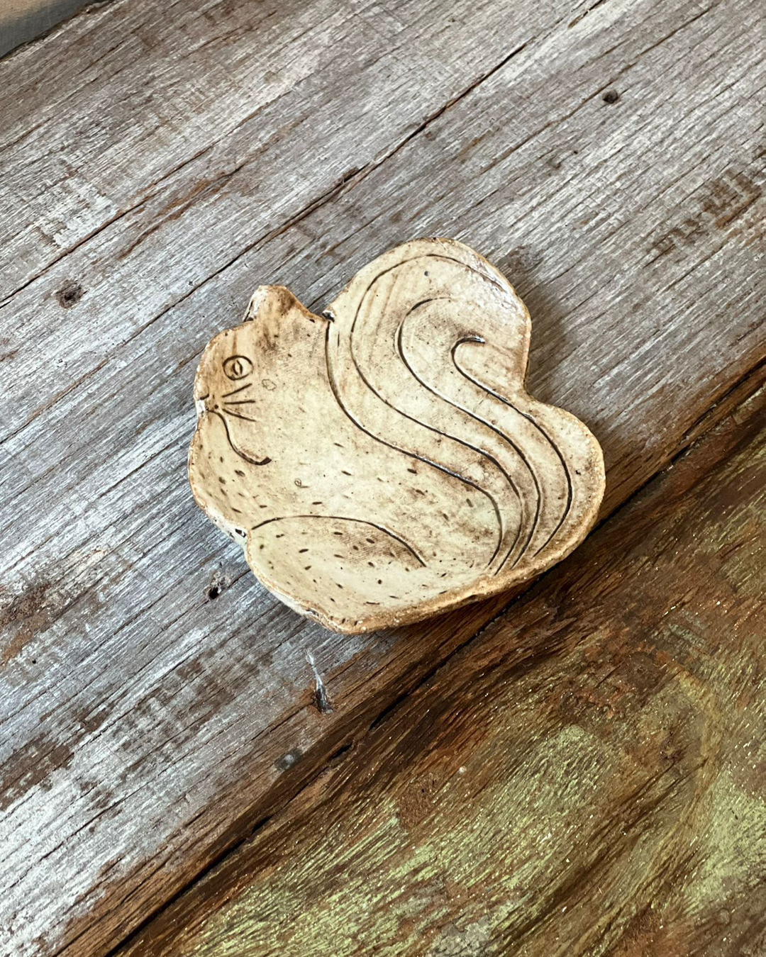 Shigaraki ware Aimo Squirrel Sauce plate｜Kouichi Maekawa