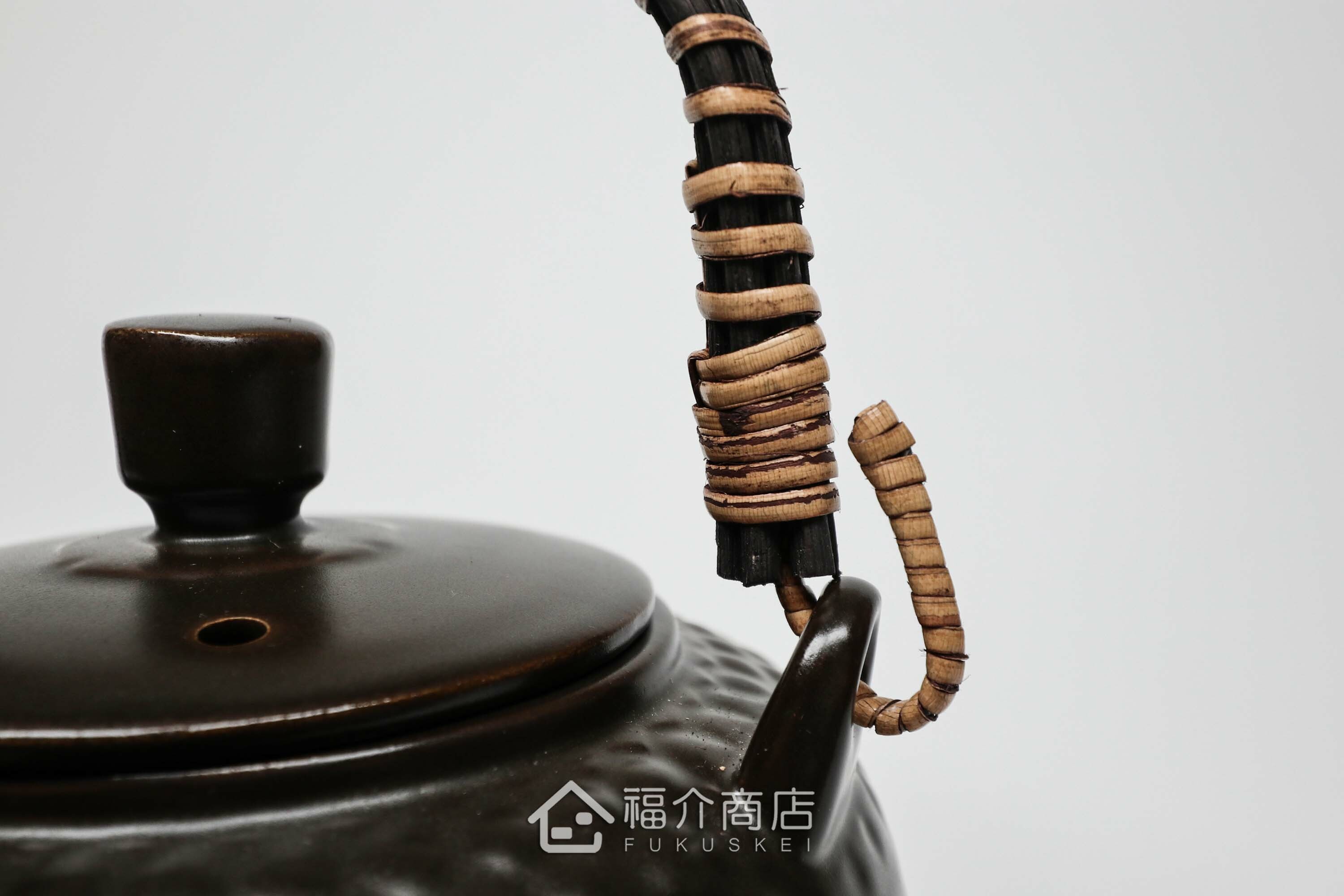 泡茶或煎藥用的藤蔓編織手柄耐熱陶壺