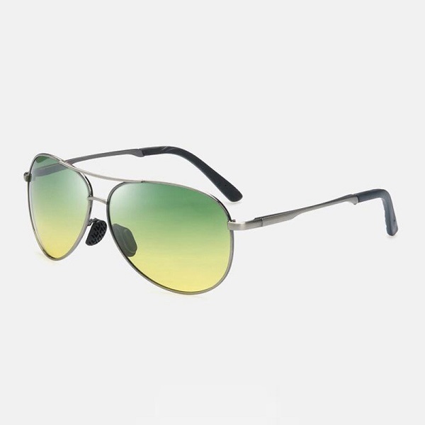 Hot Recommended Sunglasses Men's Polarized Driver's Sunglasses Toad Mirror Photochromic Mirror (Gray Frame++ Partially Used Day and Night)