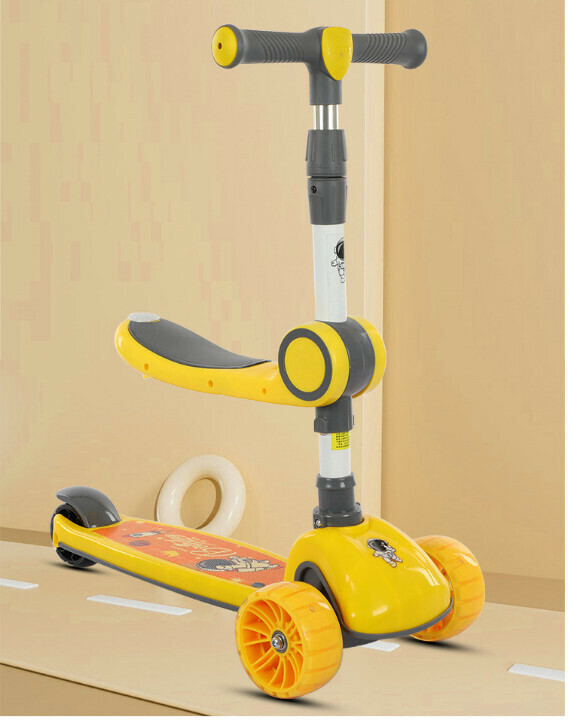 Hot selling children's scooter [charming yellow]