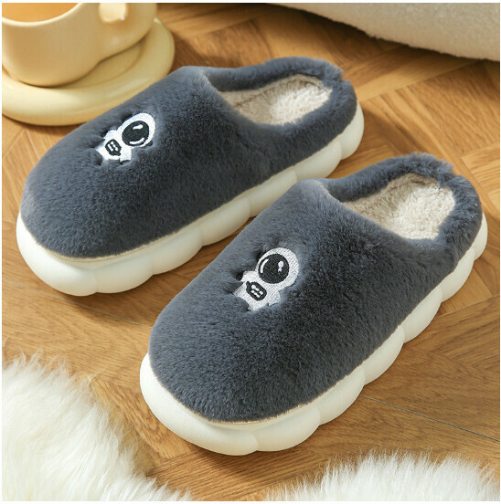 Cartoon velvet warm cotton slippers [astronaut gray] (size: 40-45) [please contact customer service to confirm the delivery size after placing the order]