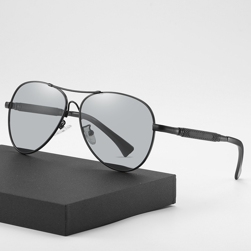 New color-changing sunglasses for men, memory frame, pilot polarized sunglasses, driving glasses (naked glasses, no LOGO, black frame + polarized color-changing film)