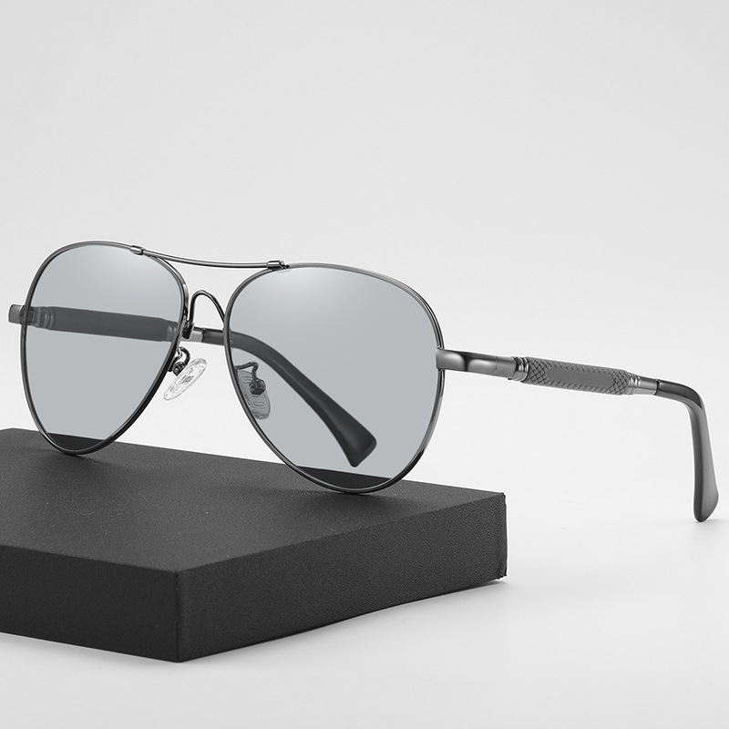 New color-changing sunglasses for men, memory frame, pilot polarized sunglasses, driving glasses (naked glasses, no LOGO, gun frame + polarized color-changing film)
