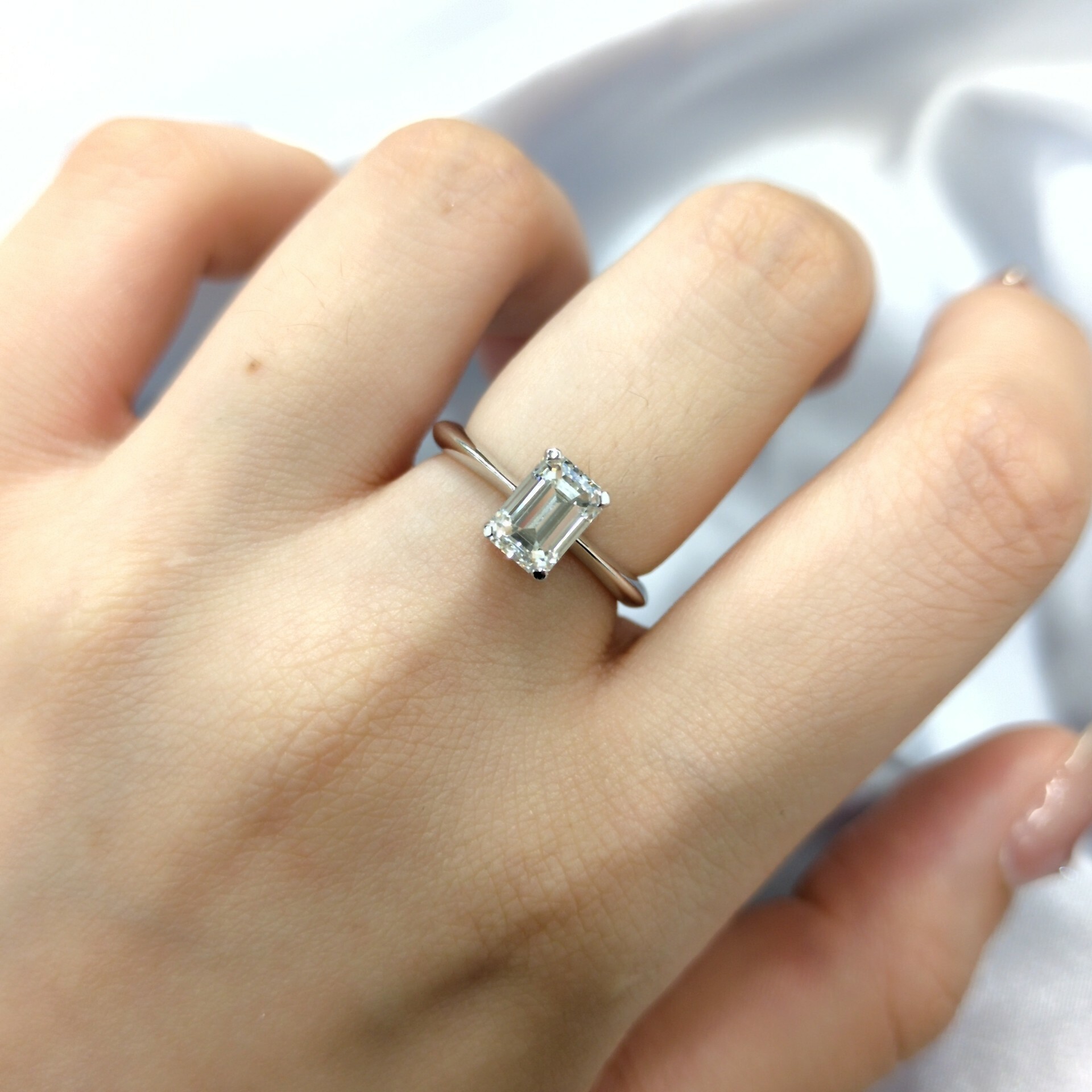 Platinum 950 White Gold 1.16ct Emerald Cut Diamond Ring